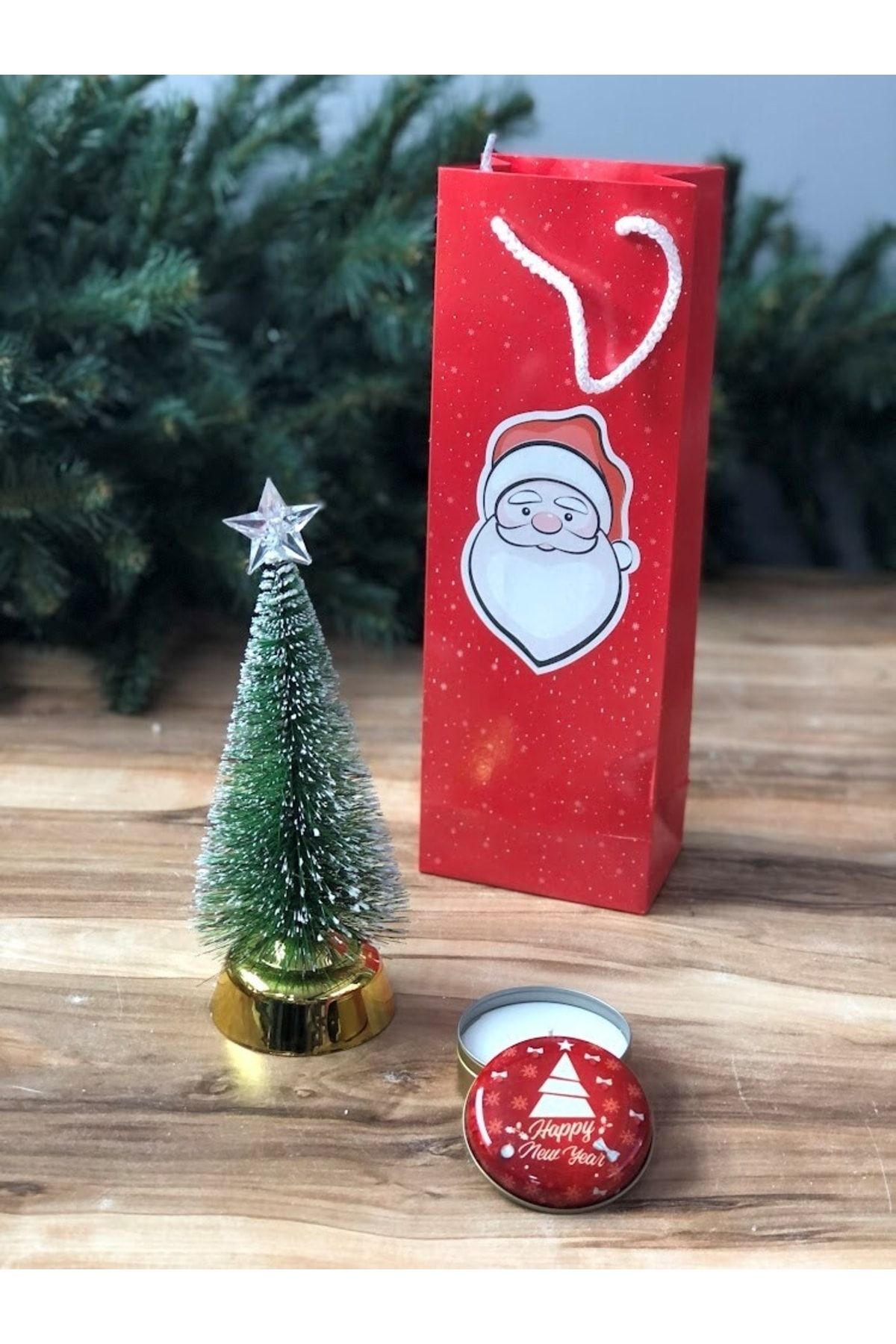 Masalsı Concept Noel Baba Baskılı Ipli Yılbaşı Seti Karton Hediye Çantalı Mini Yılbaşı Ağacı Ve Metal Kutuda Mum
