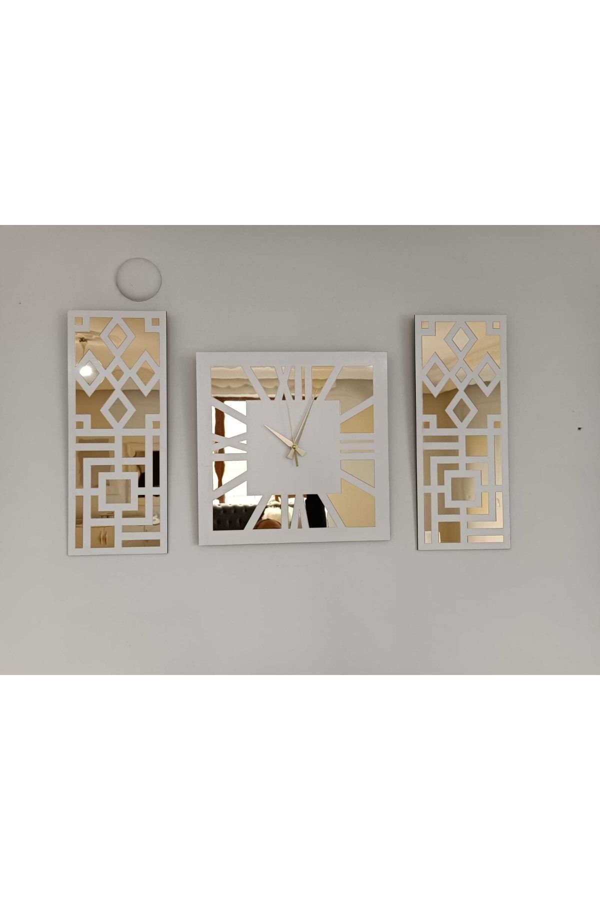 Palm Decor 6 Mm Roma Rakamlı Modern & Şık Tasarım Beyaz Mdf Üzeri Gold Renk Aynalı Pleksi 3lü Duvar Saat Seti