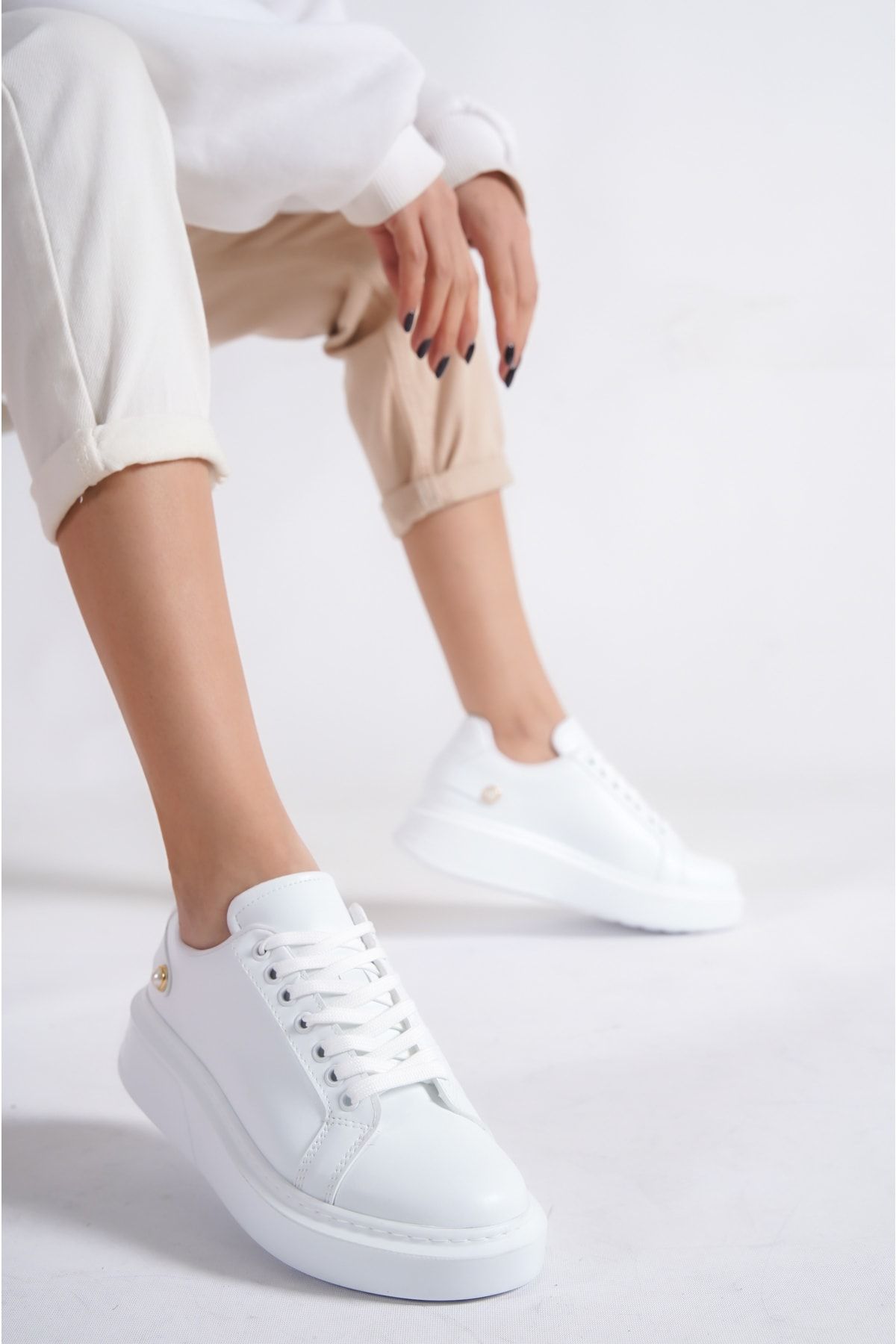 Şenpa Beyaz Cilt Kadın Bağcıklı Kalın Taban Spor Ayakkabı