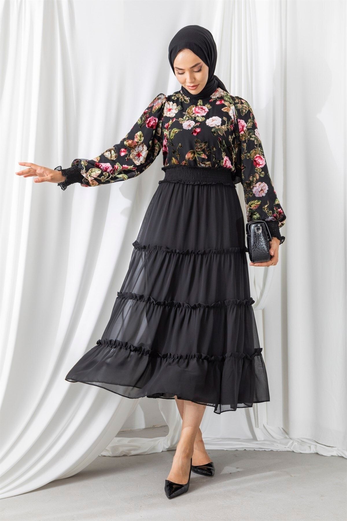 lovebox Eteği Kat Detaylı Astarlı Şifon Kumaş Kadife Dokulu Çiçek Desenli Siyah Tesettür Elbise 5971