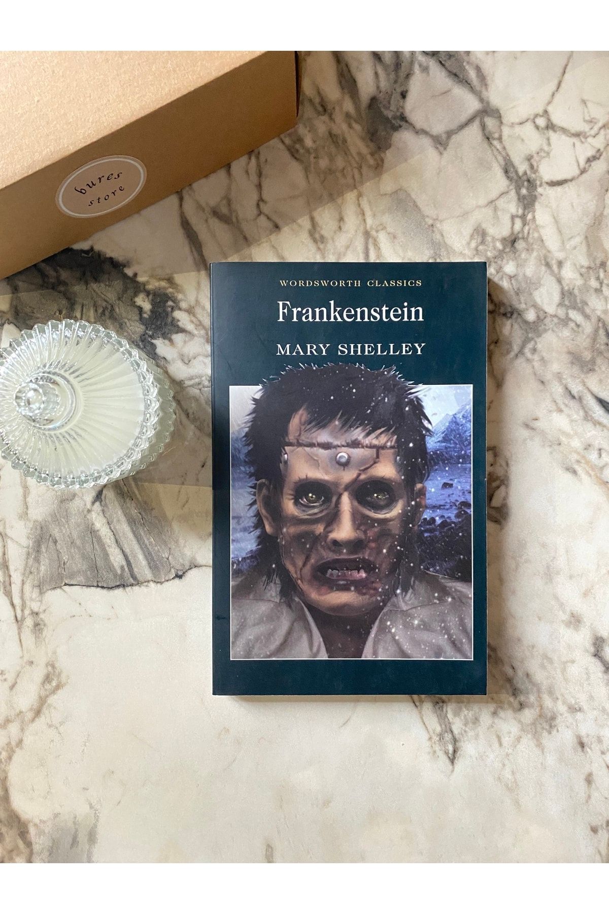 Bures Store Cam Mum & Ingilizce Frankenstein / Mary Shelley