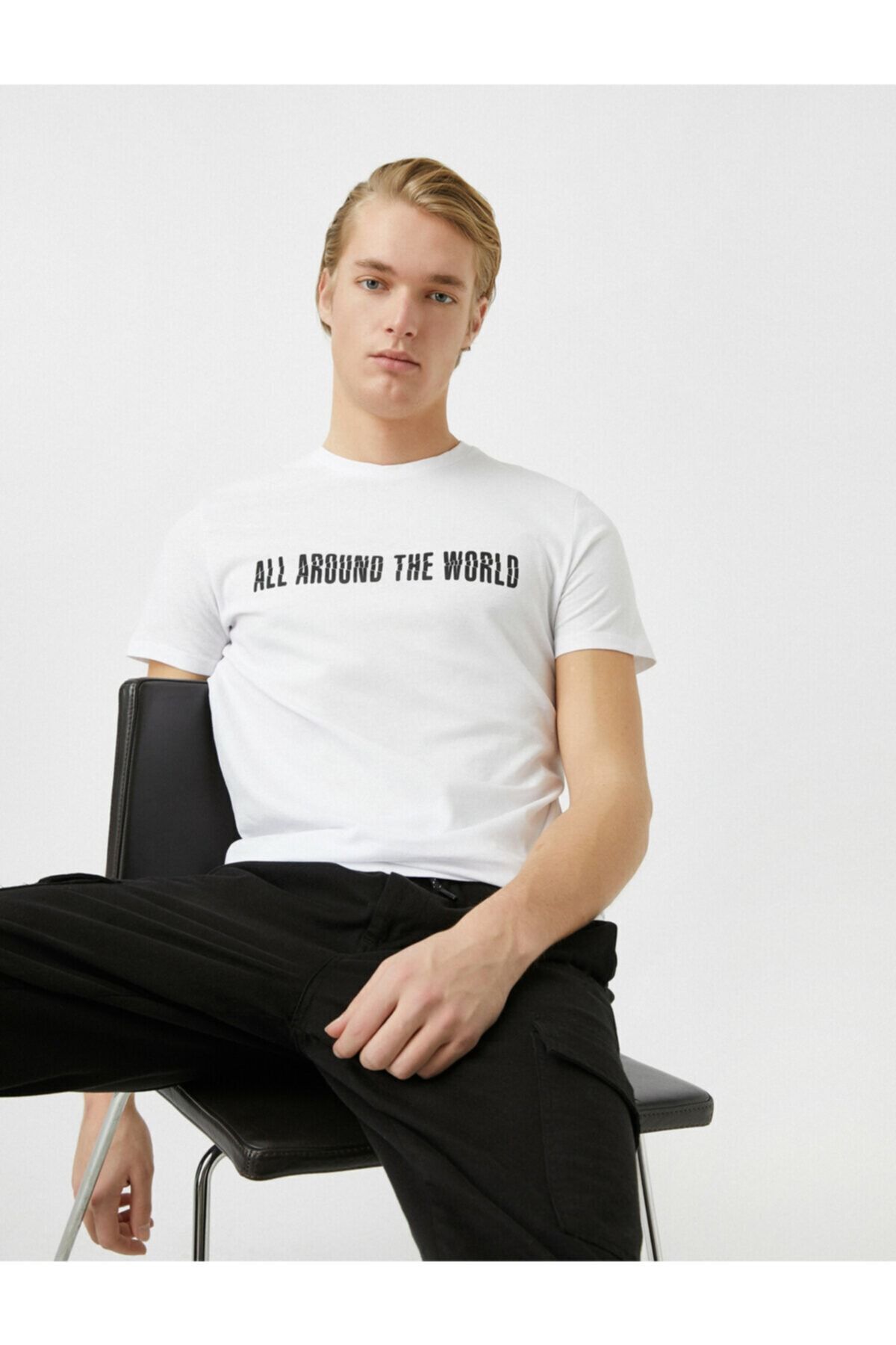 Koton Erkek Beyaz Pamuklu Bisiklet Yaka Kısa Kollu T-Shirt