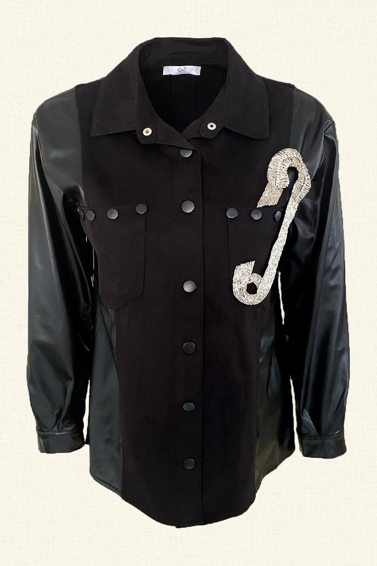 GZ Design Gümüş Çengelli Iğne Işlemeli Kolları Deri Detay Siyah Jean Ceket