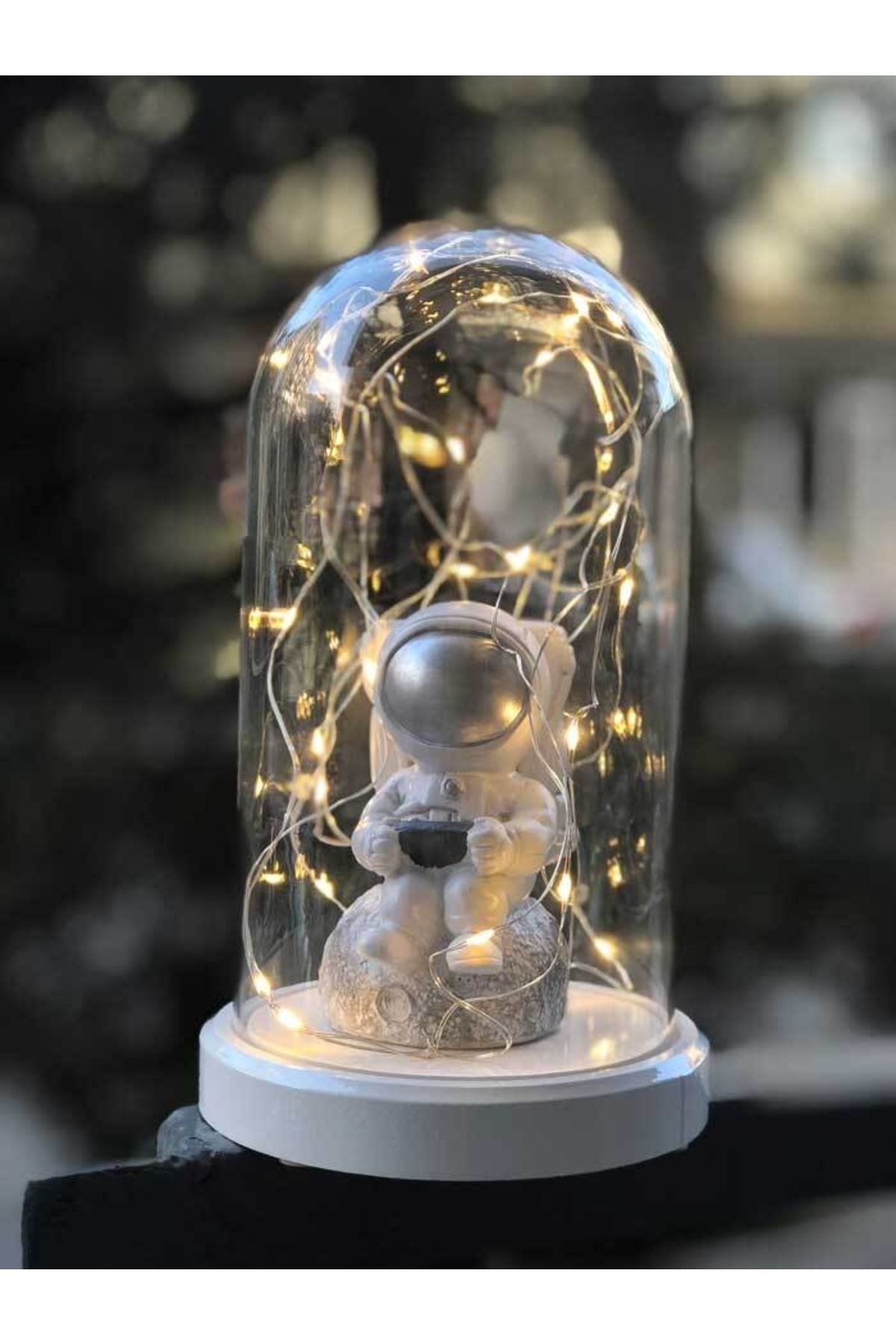 BY-LAMP Led Işıklı Fanus Gümüş Oturan Astronot Figürlü Lamba Çocuk Odası Hediyesi