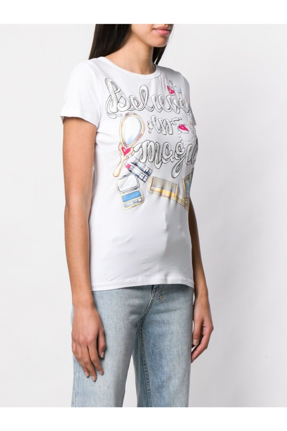 Moschino Love Beyaz Sihire Inan Baskı Believe Magic Kadın Tshirt