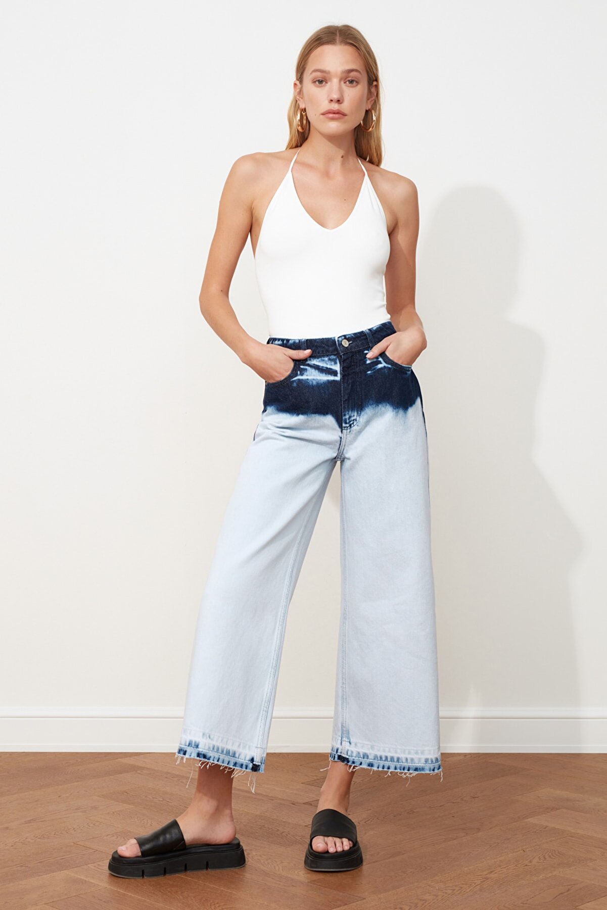 TRENDYOLMİLLA Mavi Renk Bloklu Yüksek Bel Culotte Jeans TWOSS21JE0145