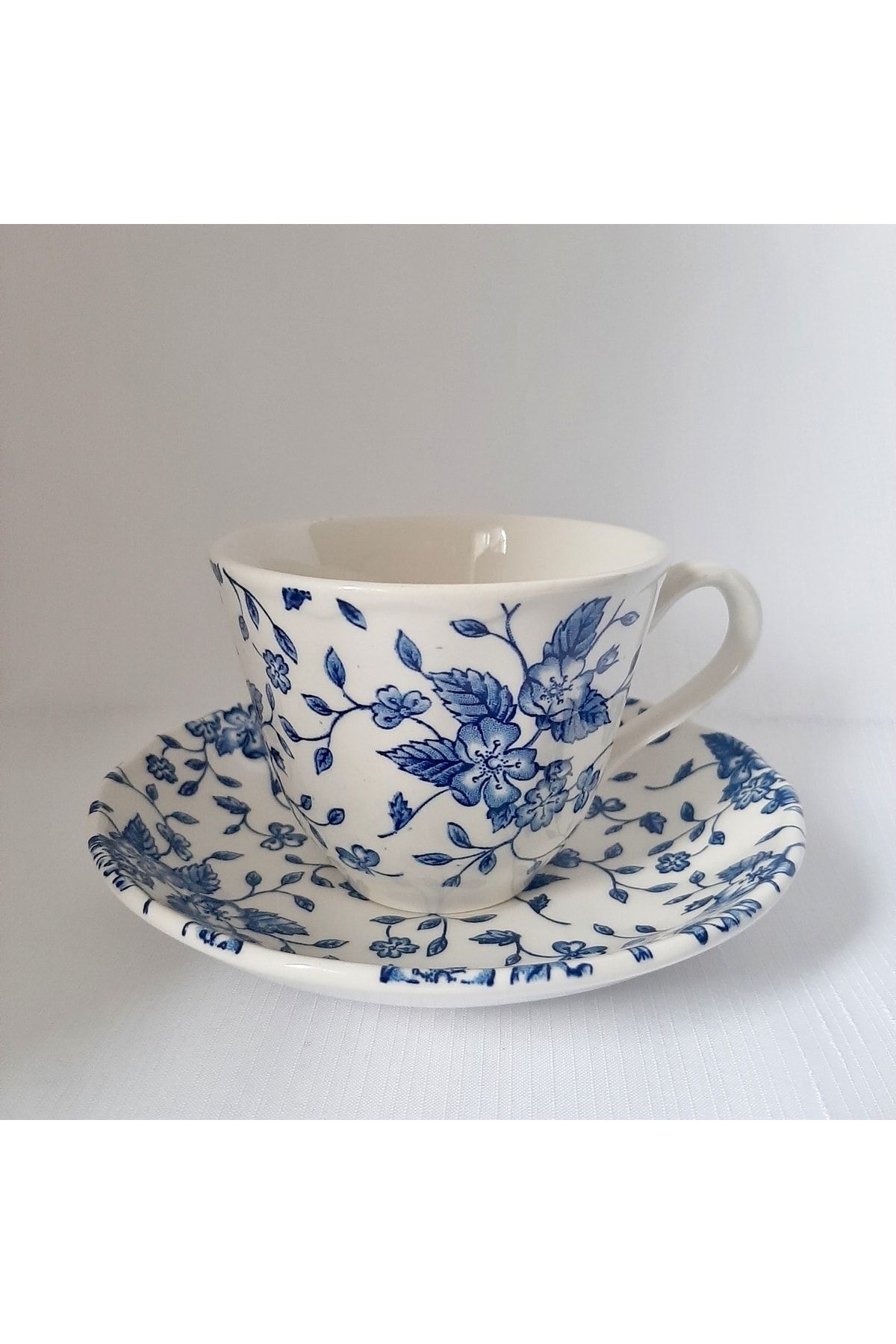 Royal Tudor Bouguet Ingiliz Porselen Çay Fincanı