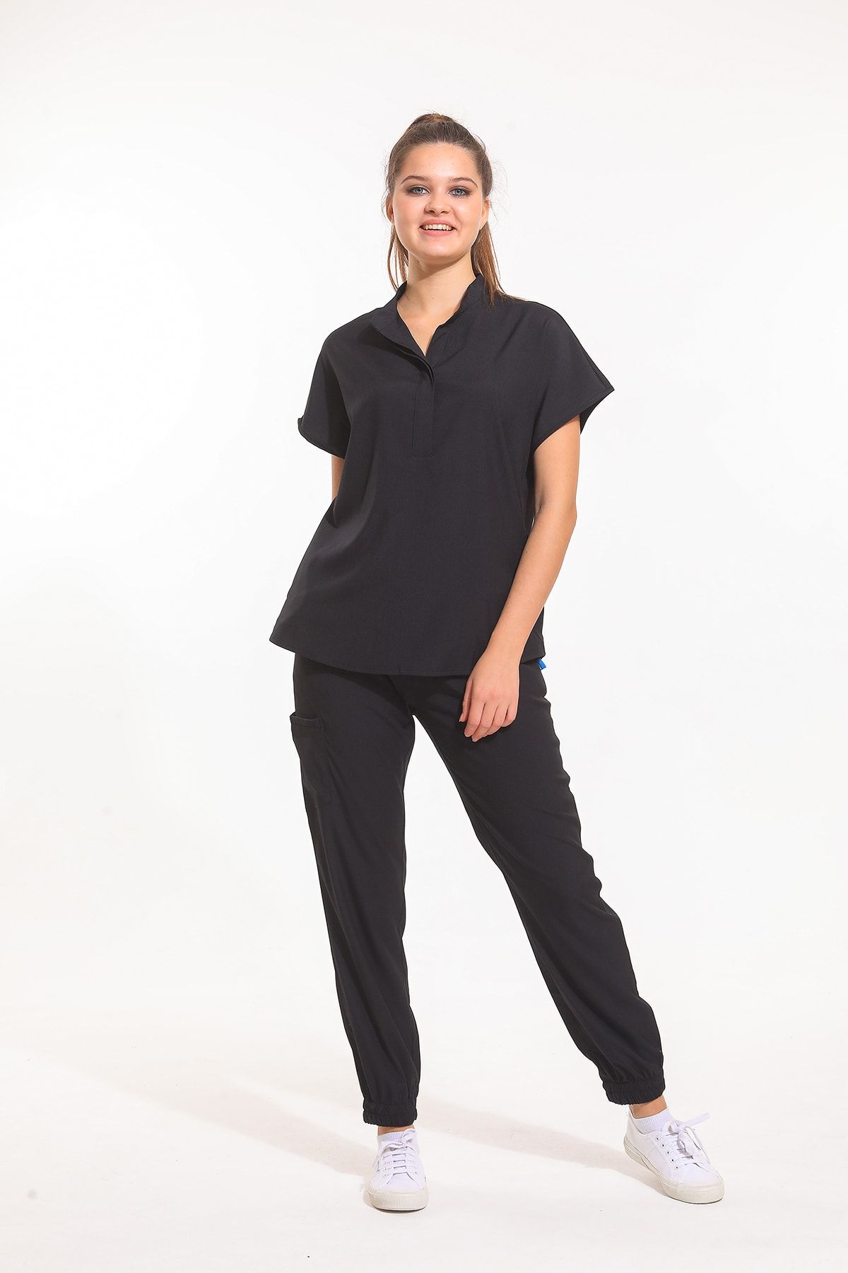Wio Uniform Sanem Kadın Likralı Doktor Hemşire Cerrahi Üniforma Takımı - Siyah