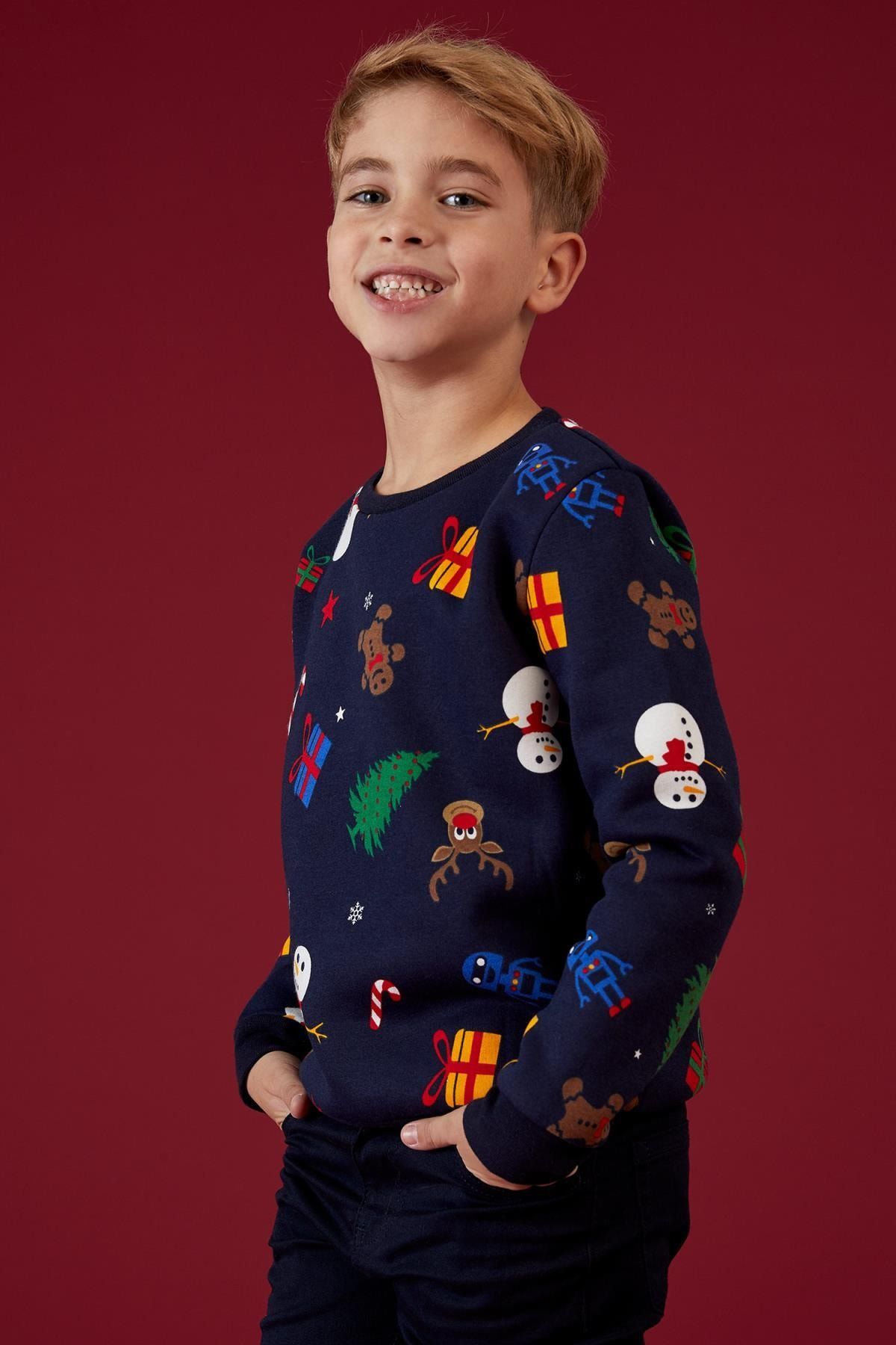 Defacto Erkek Çocuk Yılbaşı Temalı Sweatshirt S2908A620WN