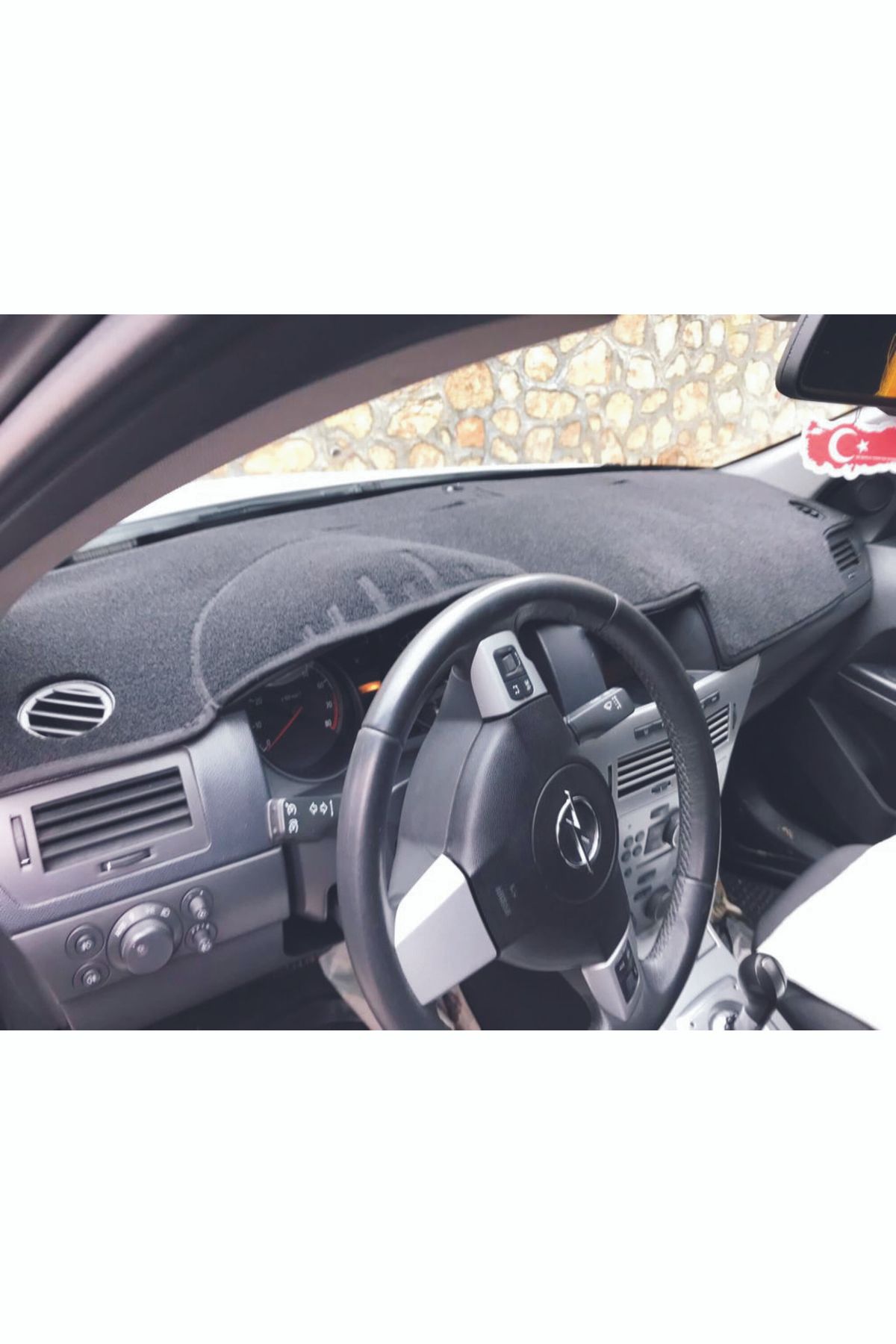 LeeWillson Opel Astra H Modellerine Uygun Torpido Koruma Halısı Siyah Kenar Renk Kırmızı