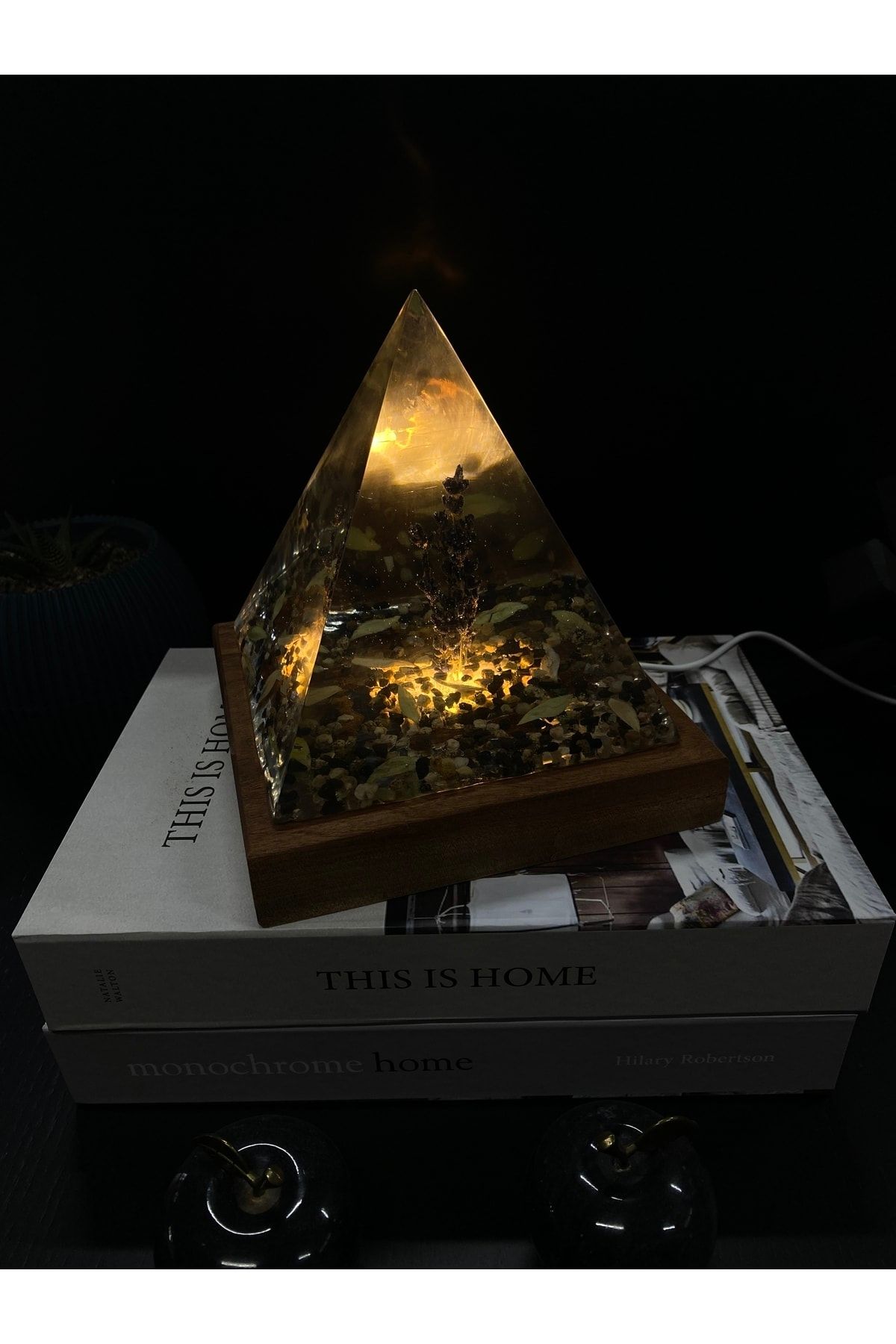 ZS KONSEPT Piramit Epoksi Gece Lambası