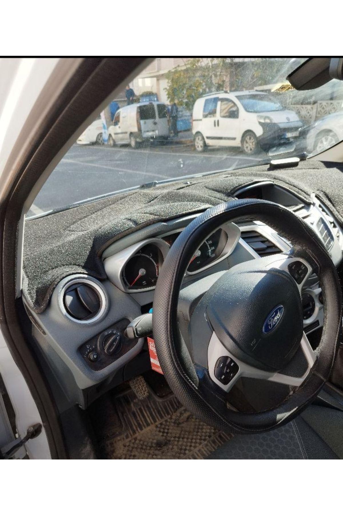 LeeWillson 2014+ Modellerin Uygun Ford Fiesta Torpido Koruma Halısı Kenar Renk Siyah