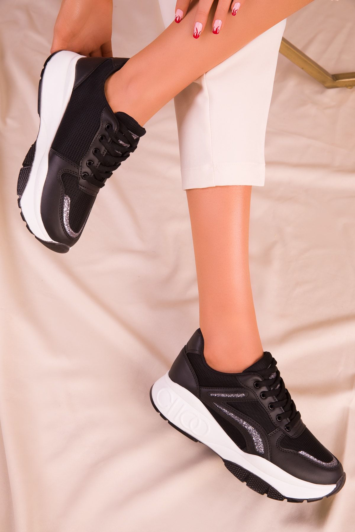 SOHO Siyah-Beyaz-Platin Sim Kadın Sneaker 15858