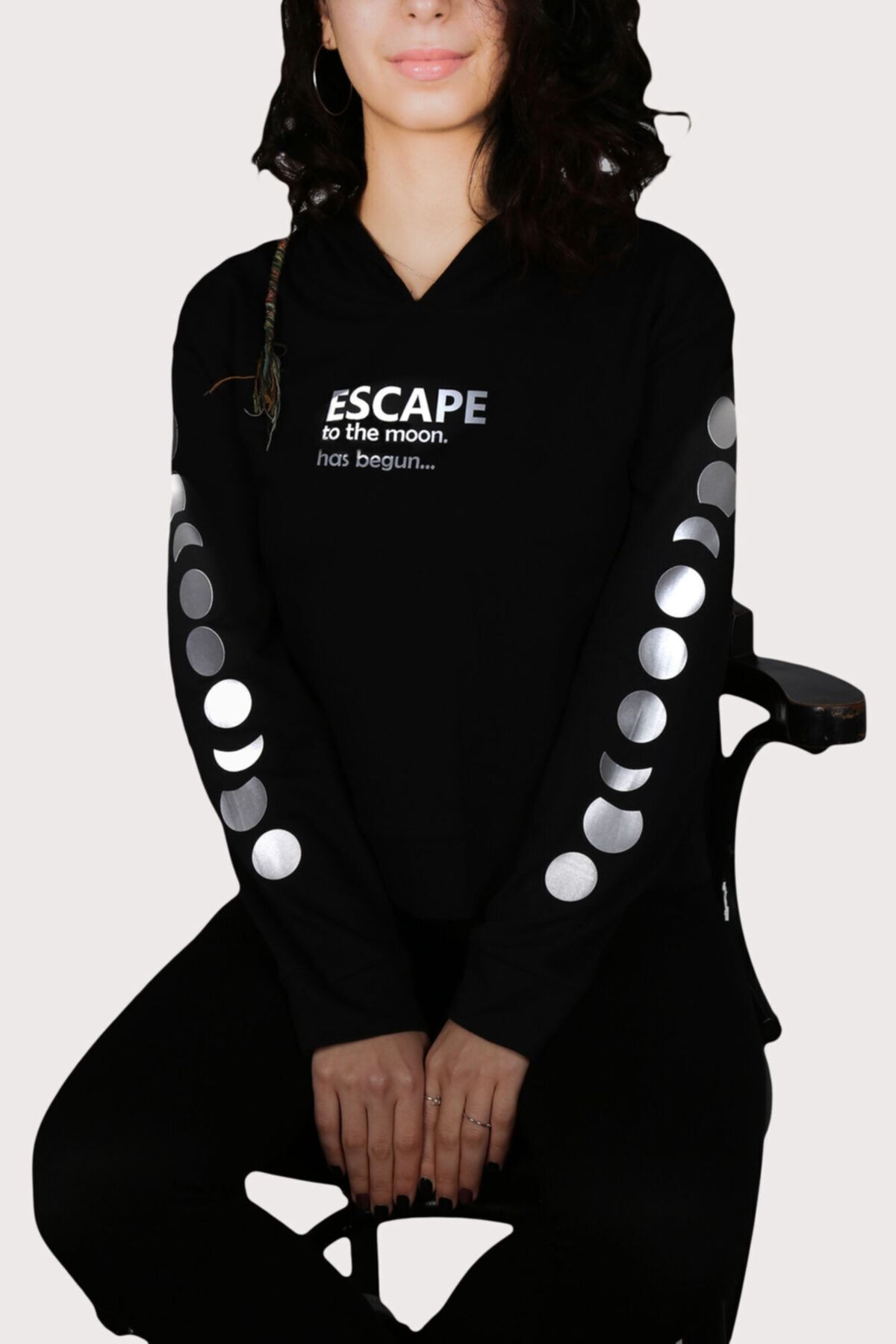 NewDesigner Kadın Siyah Kapüşonlu Kalın Reflektör Ay Döngüsü Desen Baskılı Sweatshirt