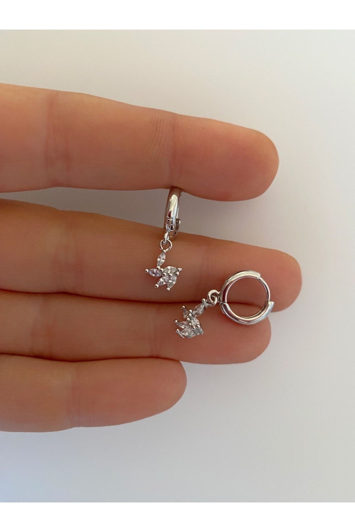 Zirkon Taşlı Tragus Helix Rook Lobe Uyumlu Sallantılı Halka Piercing_0