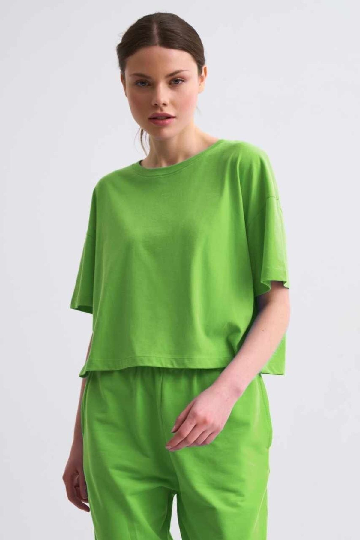 THERECOLOR Organik Kadın Crop Tişört Yeşil Regular Fit Kısa Kollu