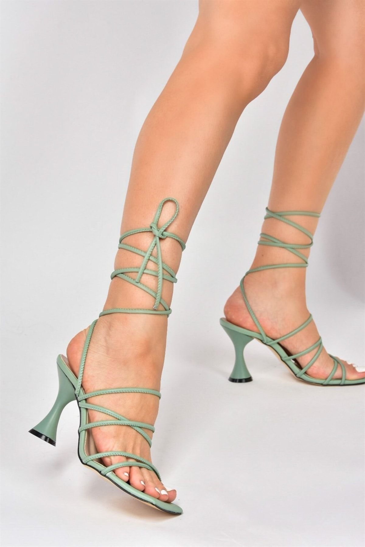 Fox Shoes Yeşil Bilekten Bağlamalı Topuklu Kadın Ayakkabı M369543409