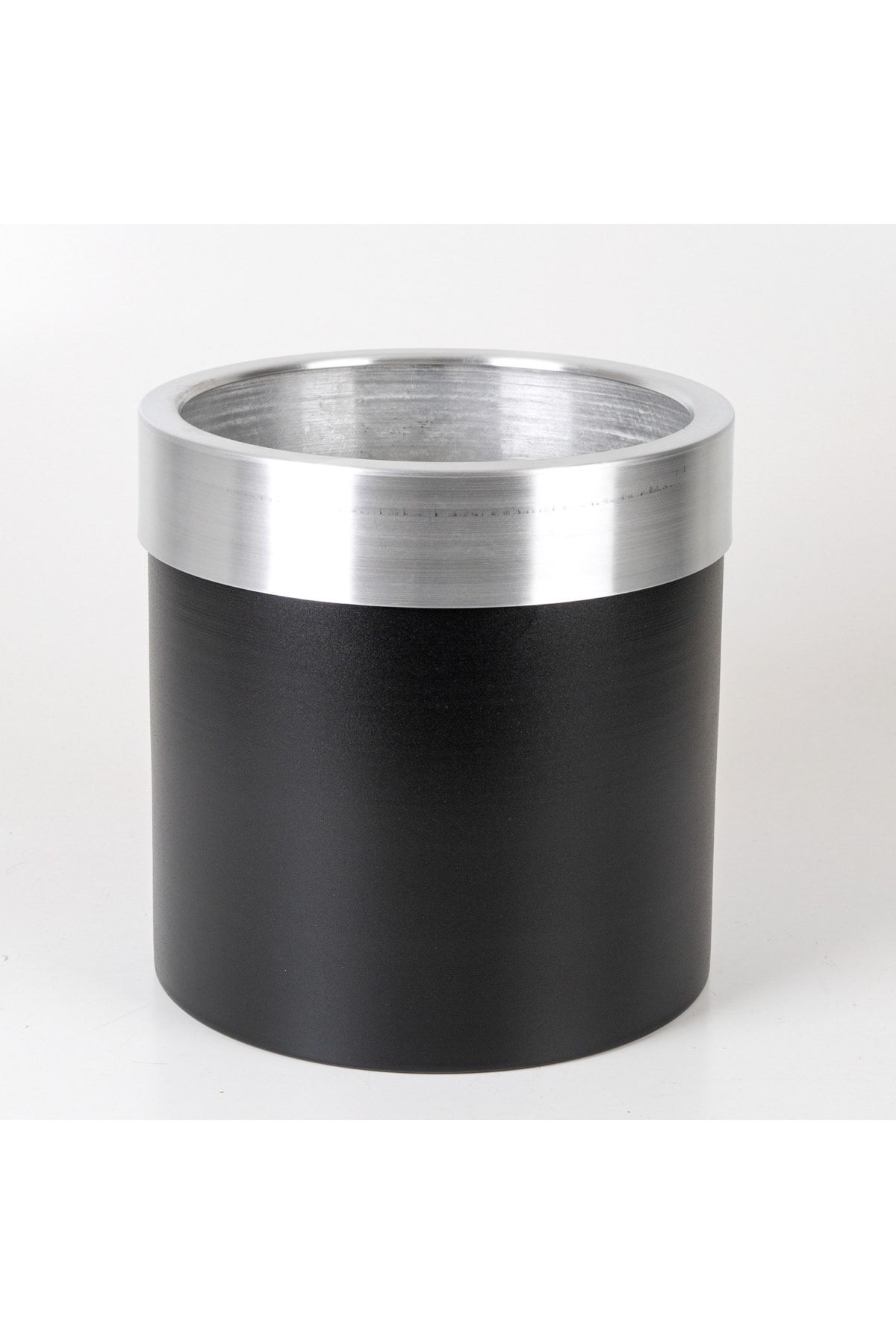 Herdekora Silindir Alüminyum Saksı Çemberli Siyah-gümüş ( Ebat 30x30 Cm.)