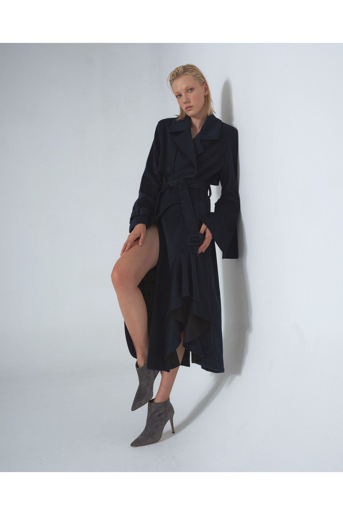 YOU YOUNG Kadın Fırfırlı Yırtmaçlı Elbise Palto Kol Ve Kemer Detaylı Lacivert Navy - Nathalie Kaban Palto
