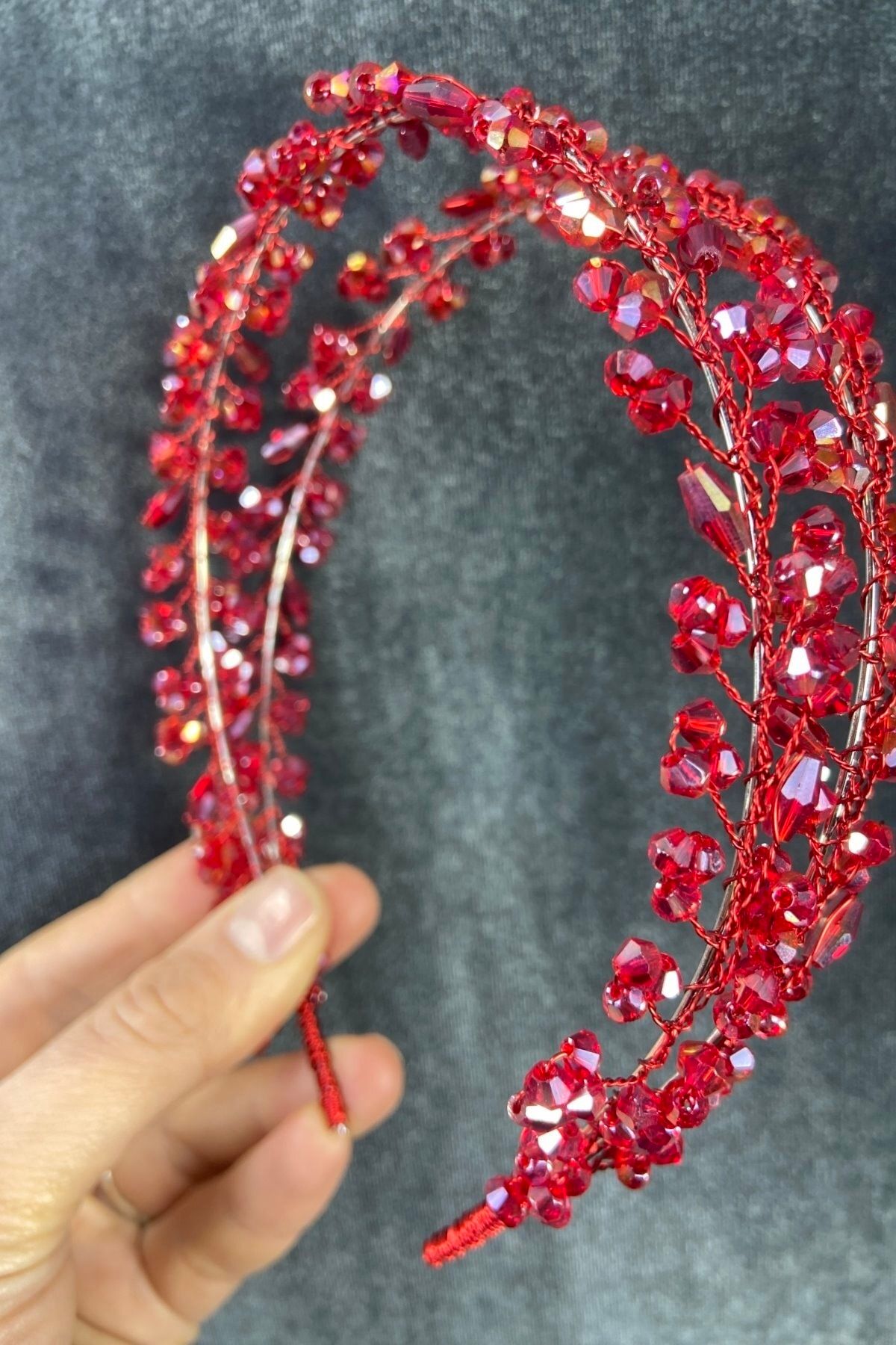 Hobigram Yeni Sezon Gelin Aksesuarı Janjanlı Kırmızı Kristal Taşlı El Yapımı Maria Model Kına Ve Gelin Tacı