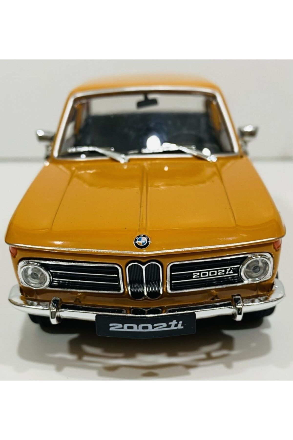 BMW 2002 Ti 1-24 Die Cast Metal Model Araba Orjinal Lisanslı Sarı