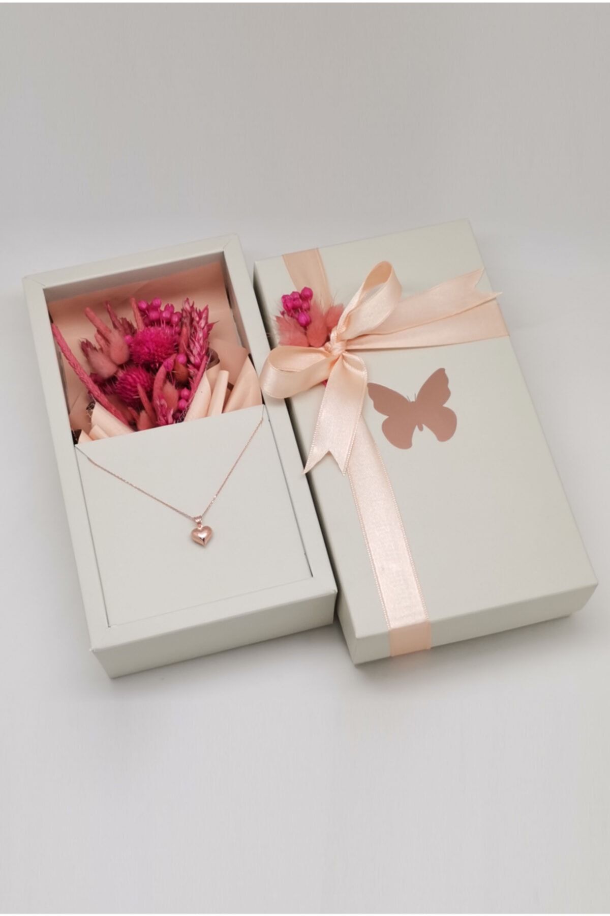 MAGNAMİNA Özel Tasarım Kutuda Kuru Çiçekler Ve Rose Kalp Gümüş Kolye