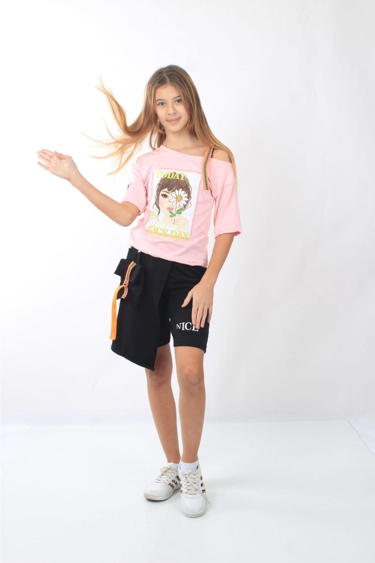 Ponpon Baby Kız Çocuk Takım Tişört Şort Yarım Etek 2'li Desenli Kız Çocuk Takım