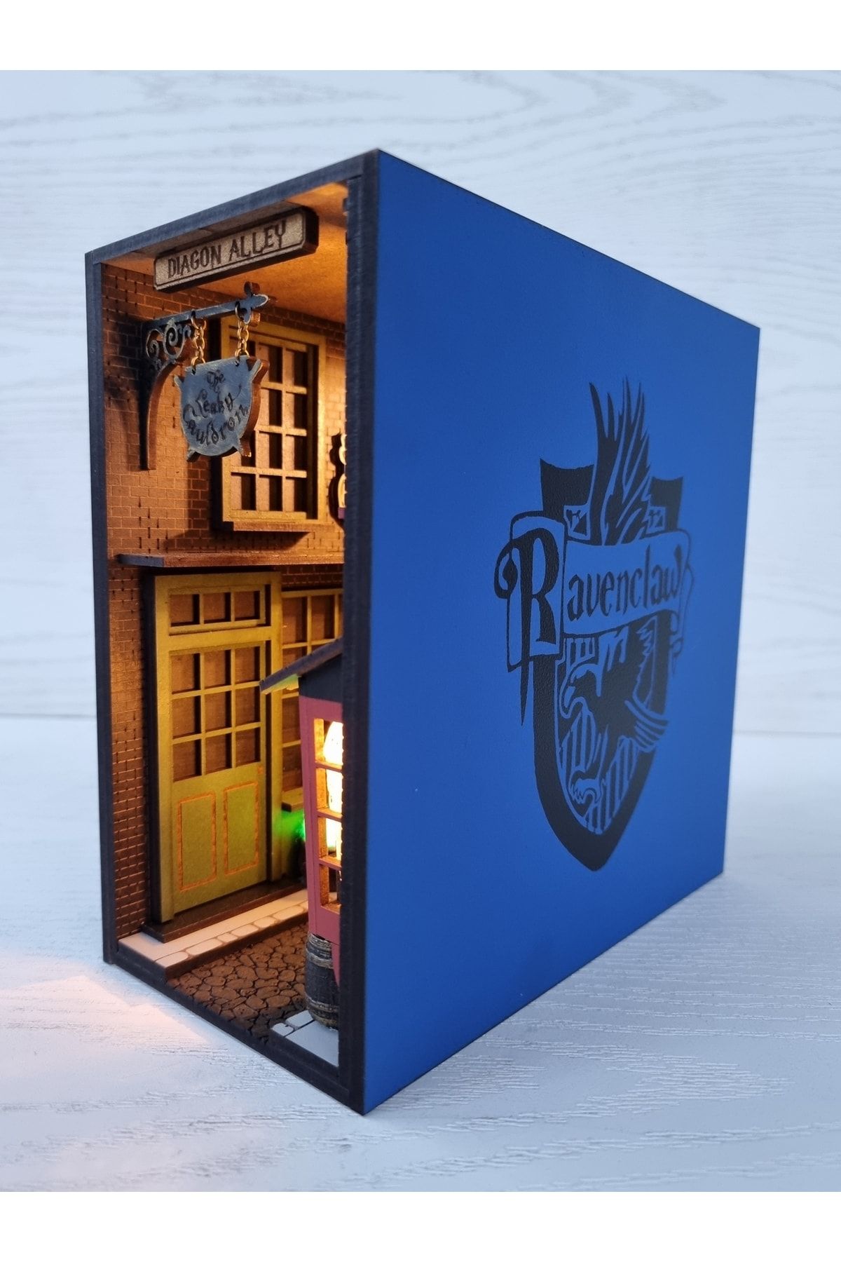 Zebrami Ravenclaw - Harry Potter Diagon Yolu Işıklı Kitaplık Dekoru - Book Nook V2