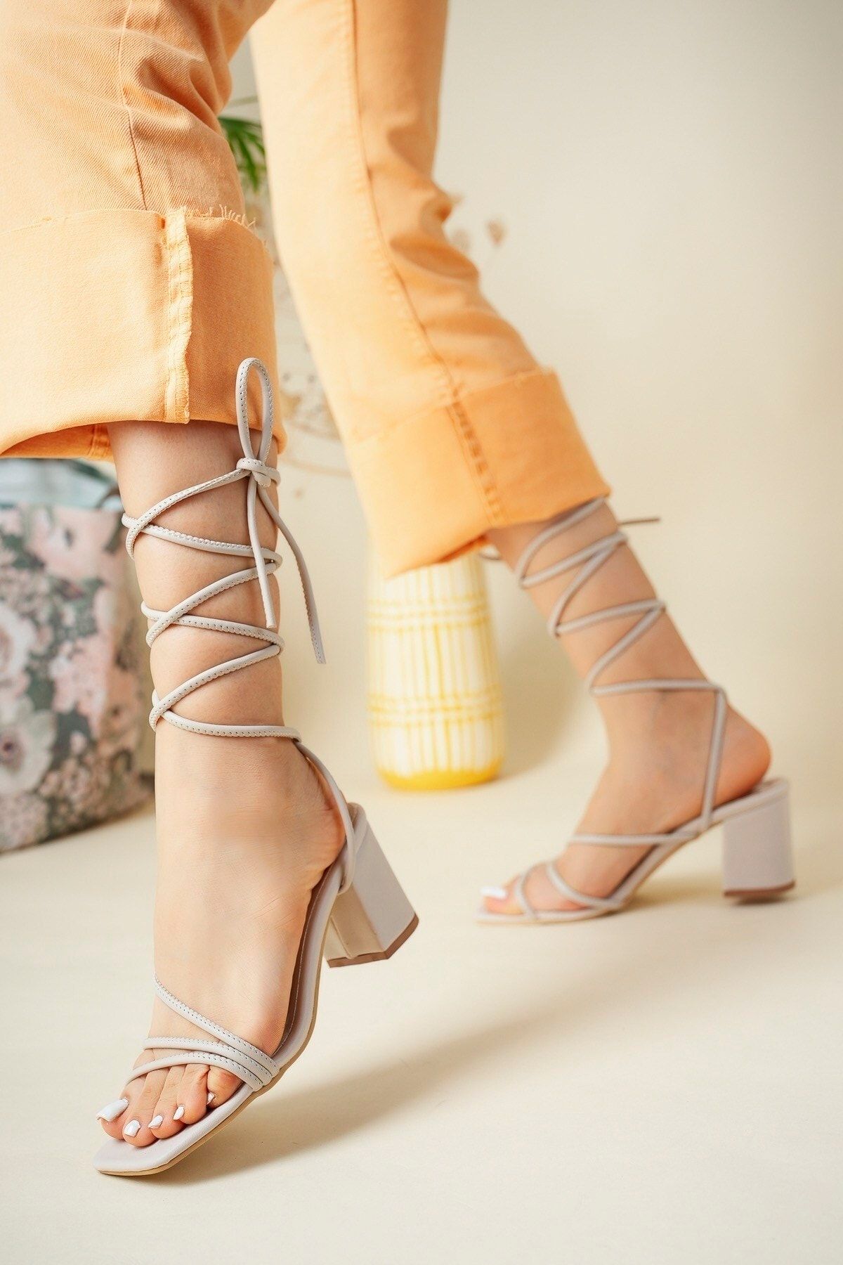meyra'nın ayakkabıları Ten Bilekten Bağlamalı Topuklu Ayakkabı