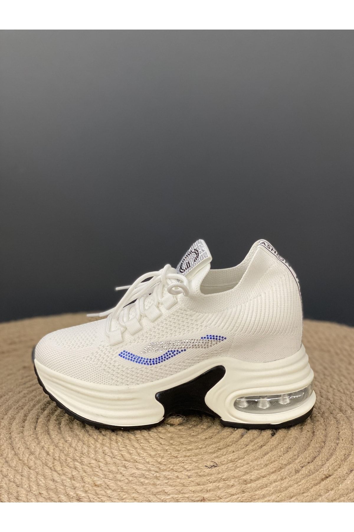 Guja 23y300-2 Yanı Taş Detaylı 9cm Içten Dolgulu Sneaker Spor Ayakkabı