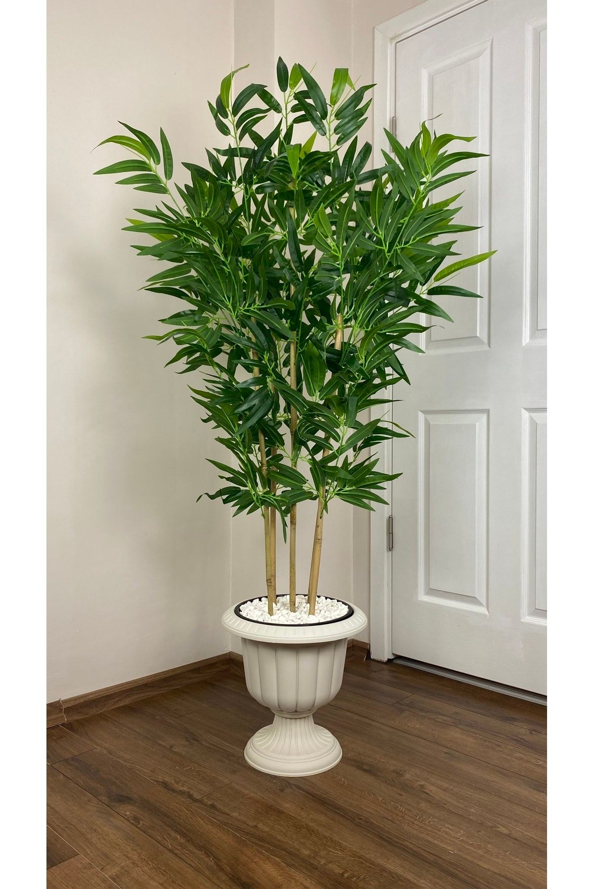 BİÇİÇEK Yapay Bambu Ağacı 170cm Büyük Yapraklı 5 Bambulu Kırık Beyaz Renk Nergis Saksıda Yapay Ağaç