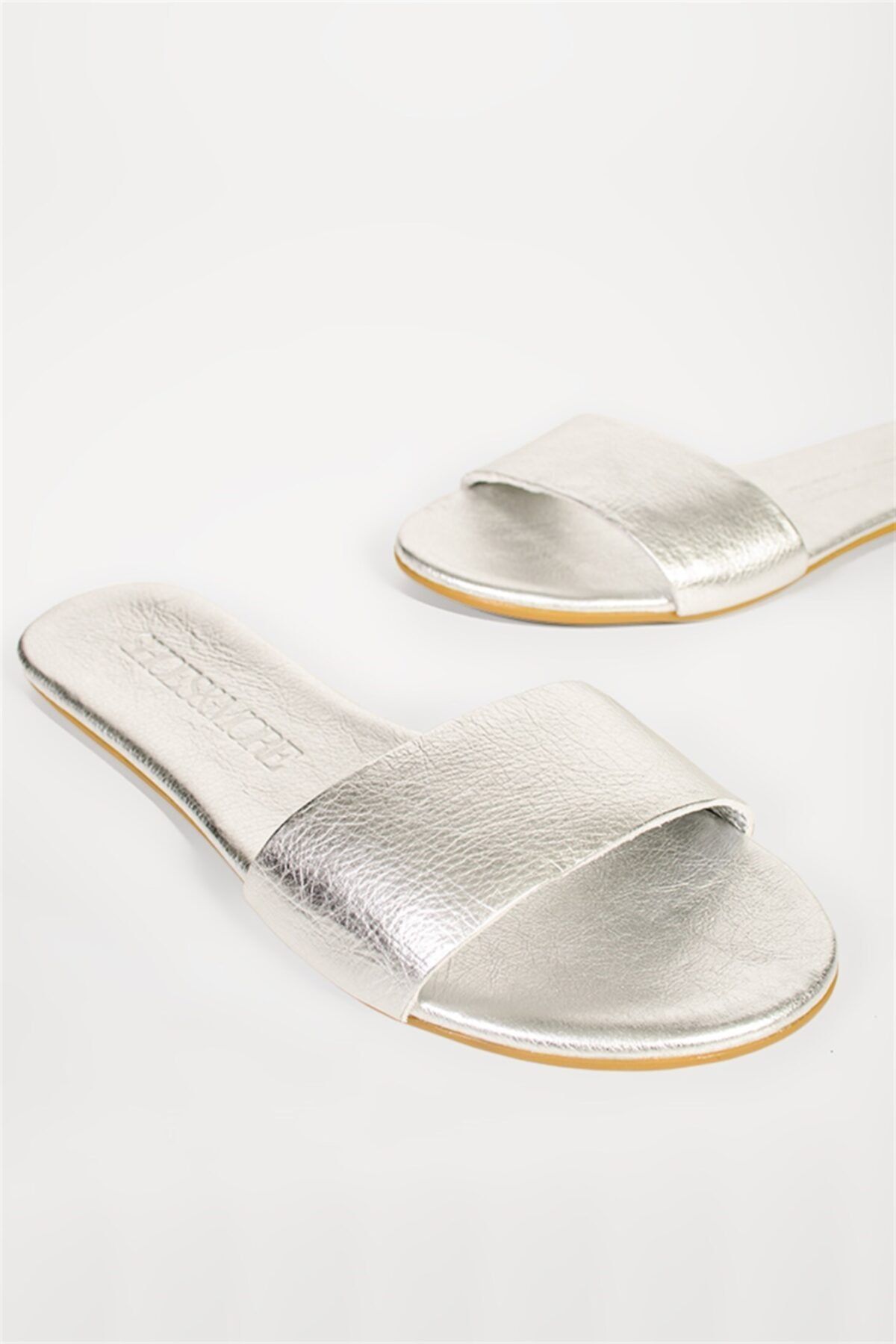 Shoes & More Kadın Gümüş Terlik
