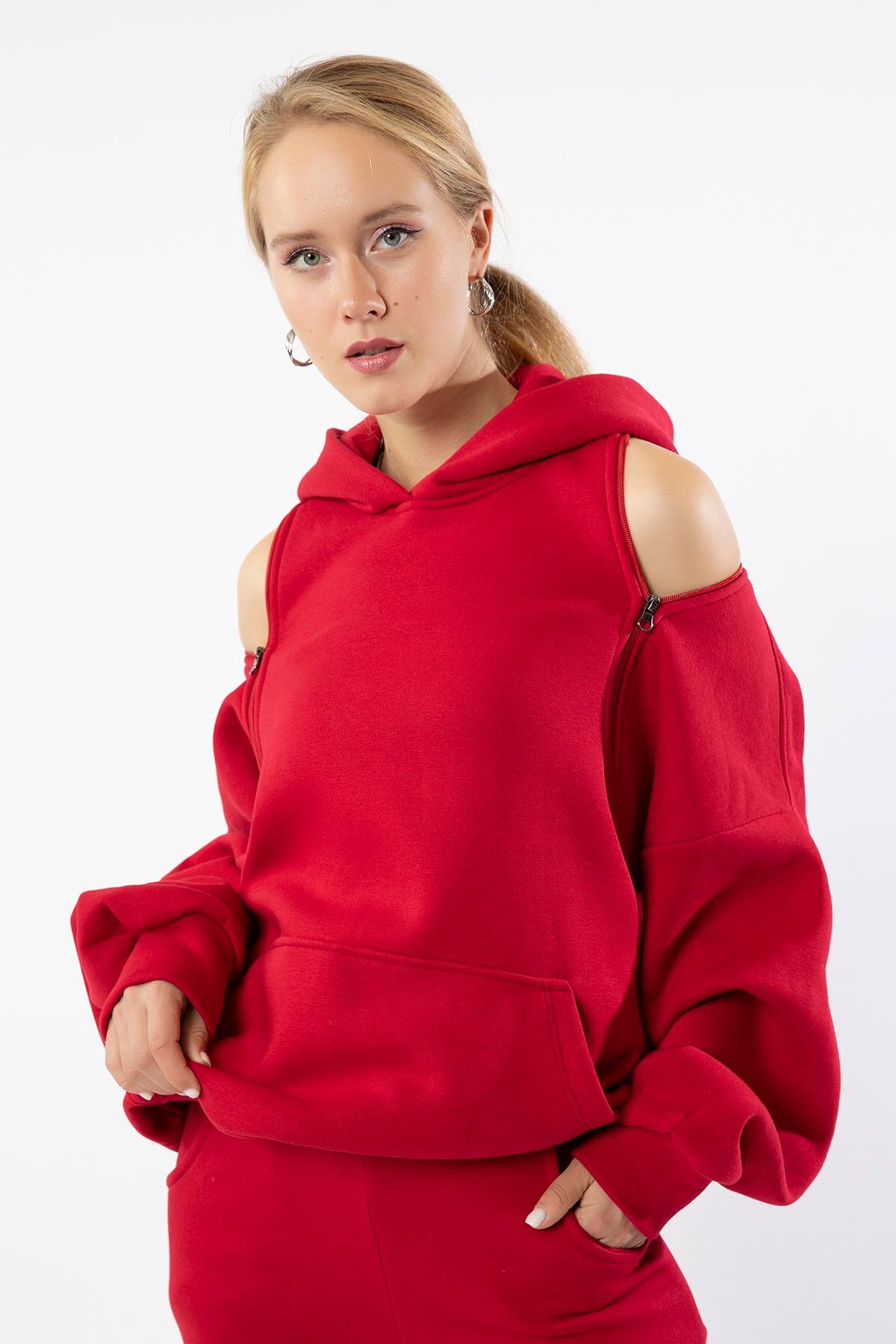KaSheHa Kırmızı Omuzları Fermuar Detaylı Kapşonlu Üç Iplikli Sweatshirt