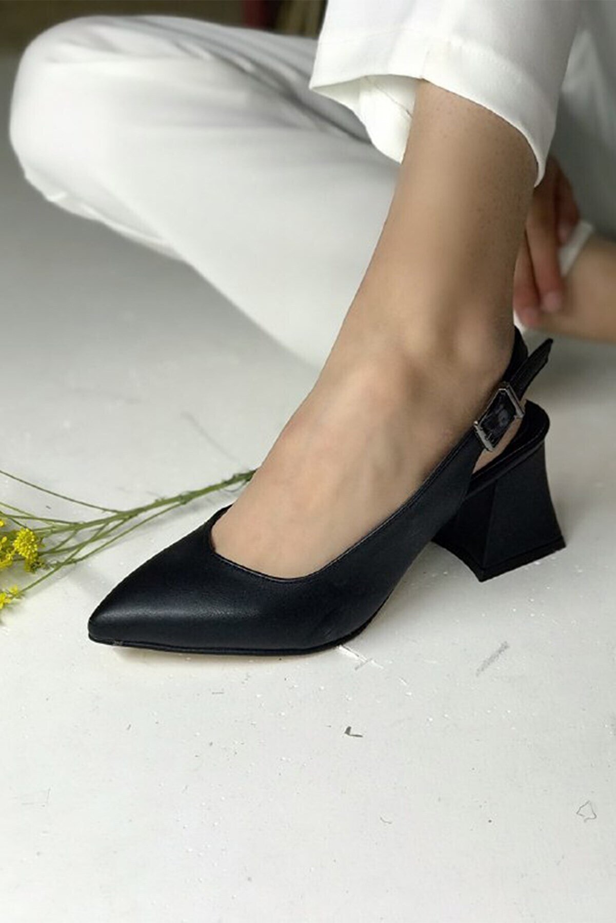 PUNTO Kadın Siyah  Kısa Topuklu Ayakkabı