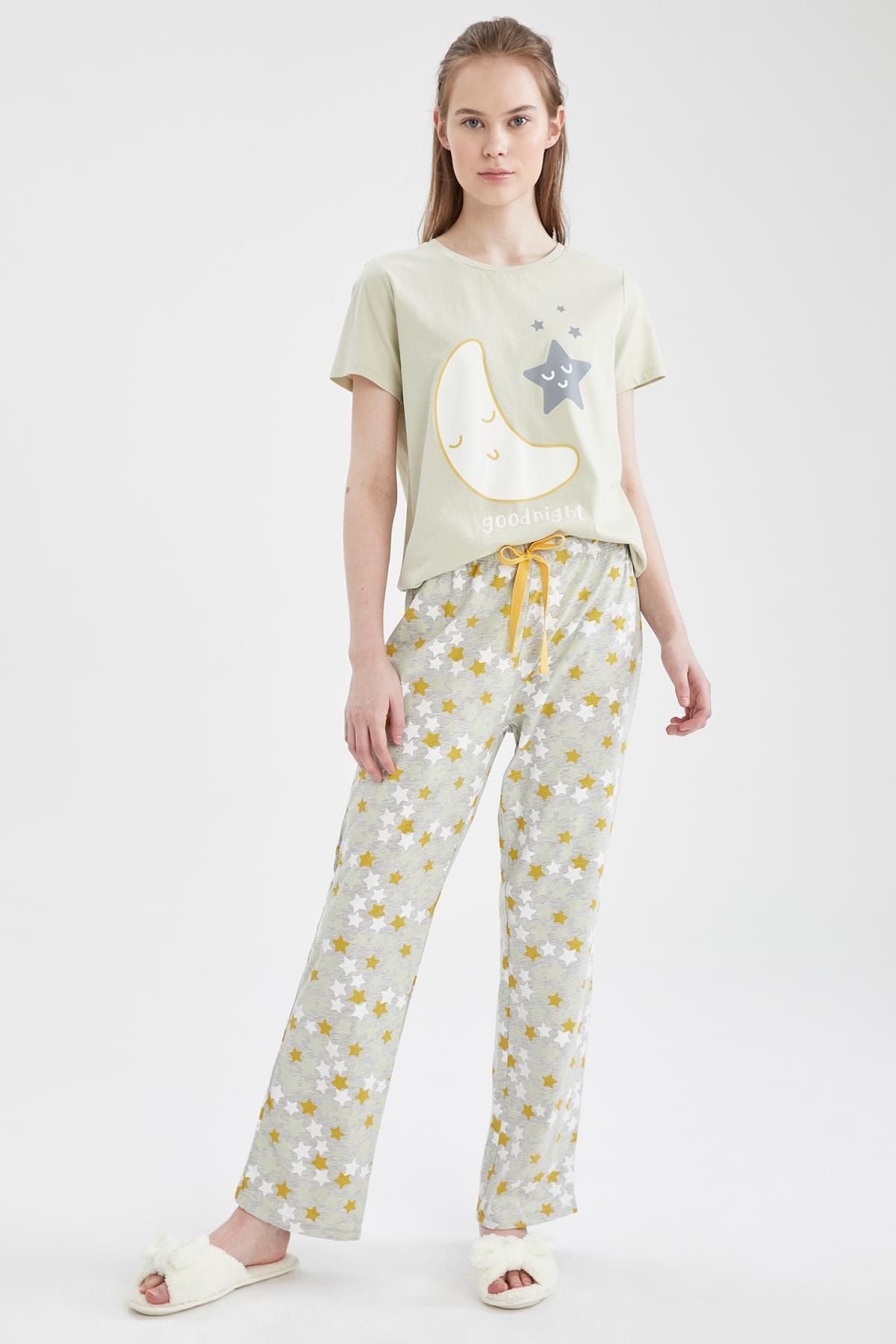 Defacto Kadın Ekru Relax Fit Baskılı Kısa Kol Pijama Takımı