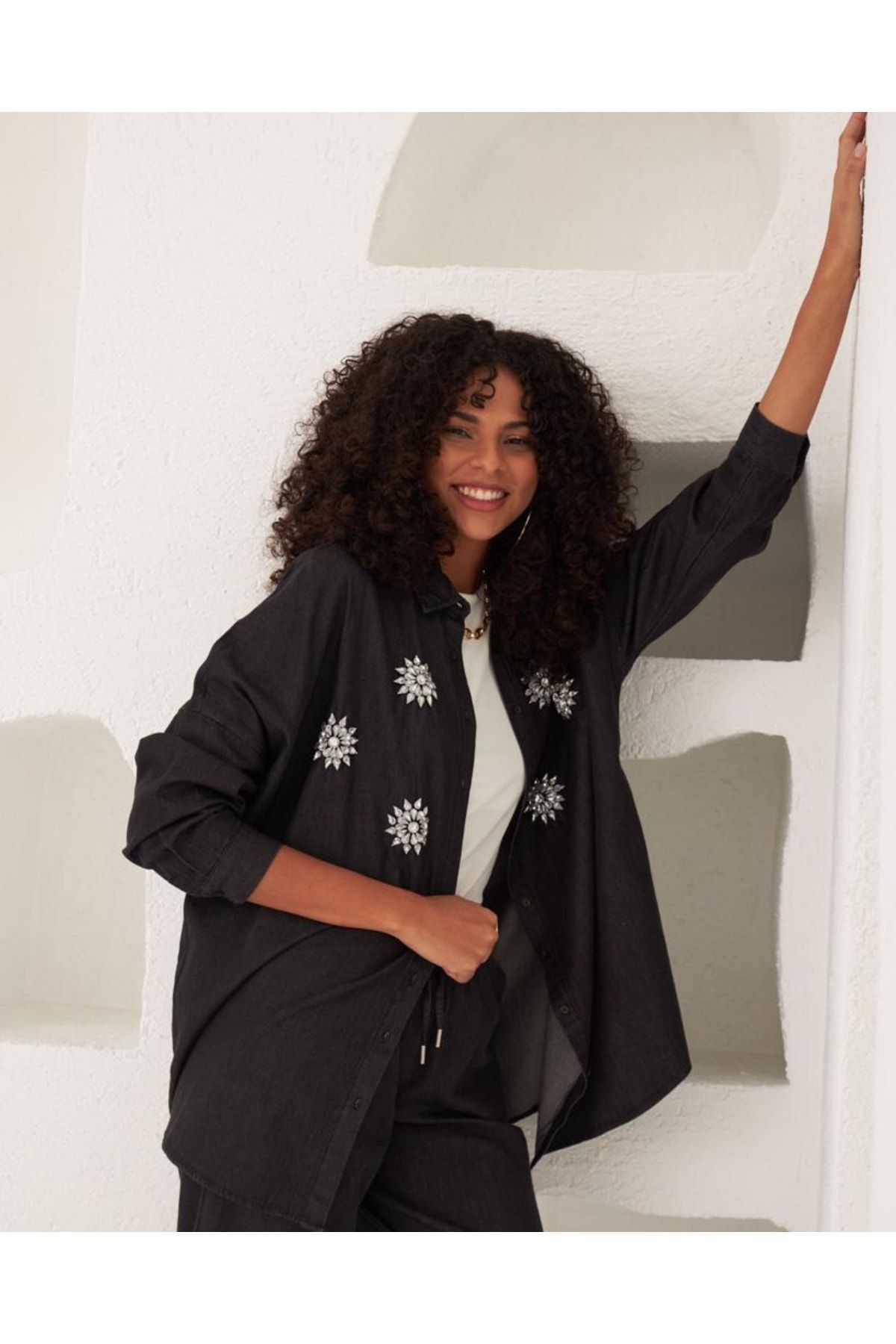 Orfeo Negro Kadın El Işi Taş Işlemeli Oversize Gömlek