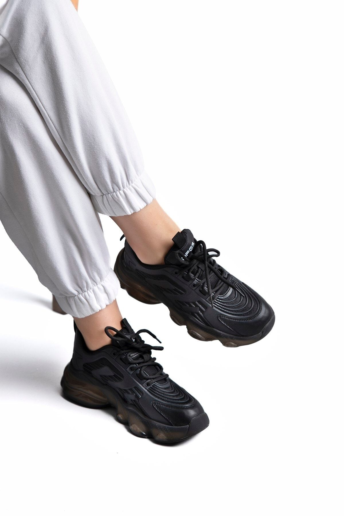 KRISTE BELL Orjinal Kadın Comfort Spor Ayakkabı K222-6009 Siyah