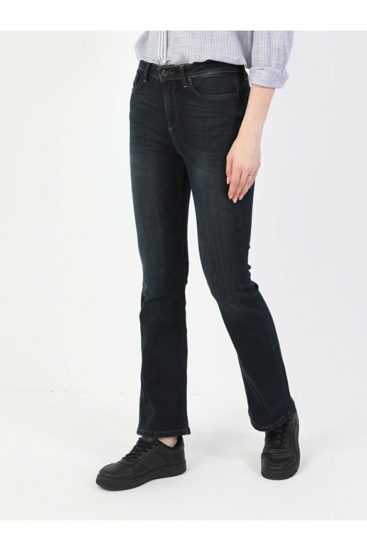 Colin’s 791 Monıca Orta Bel Rahat Paça Regular Fit Koyu Mavi Kadın Jean Pantolon