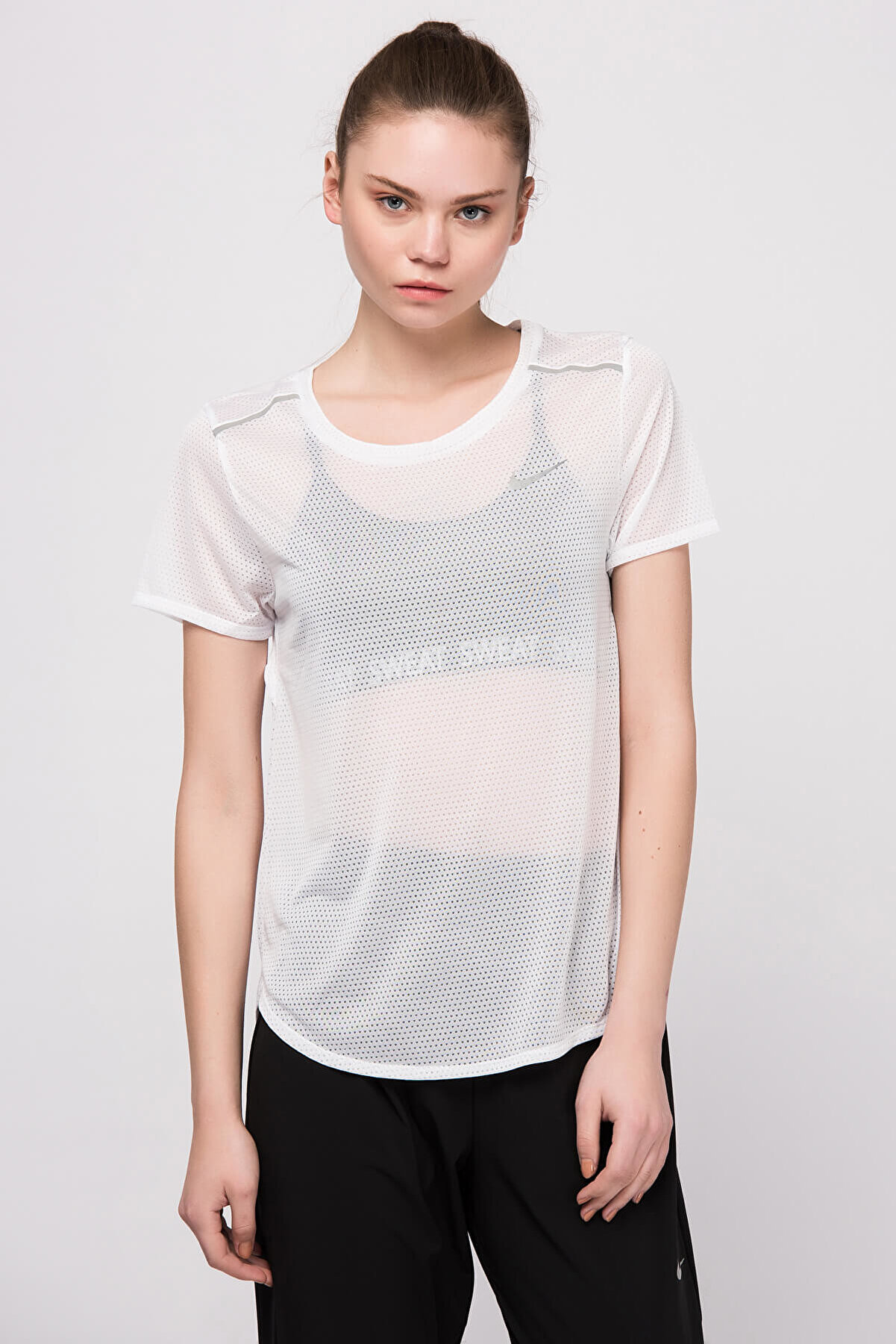 Nike Kadın T-Shirt - W Nk Brthe Top Ss - 885241-100
