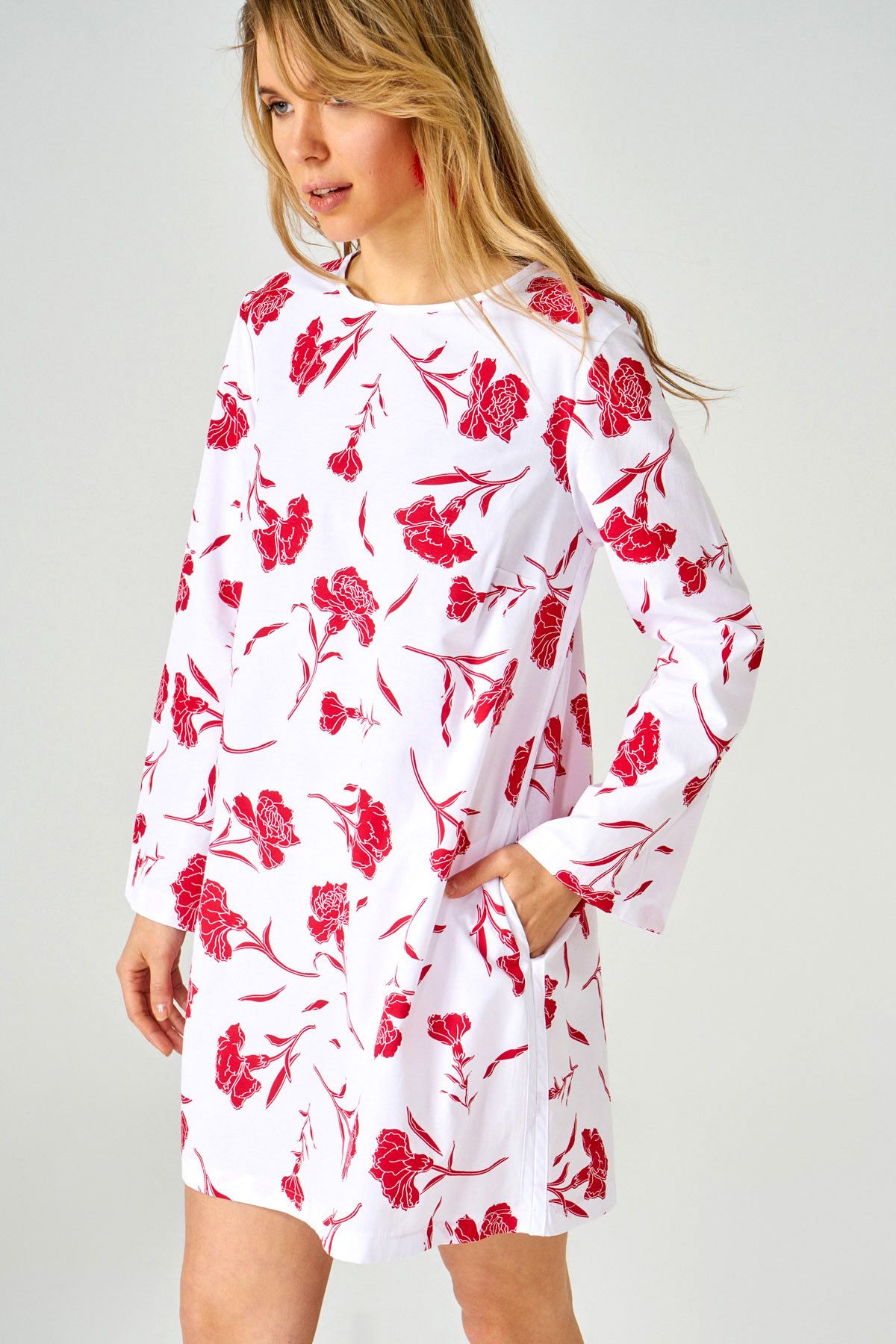 Boutiquen Kadın Ekru Kırmızı Çiçekli Cepli Elbise 10860