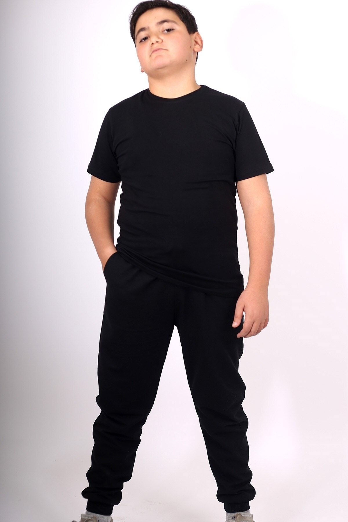 Çiggo Kids Unisex 1 Adet Düz Jogger Eşofman Altı Ve 1 Adet Düz Pamuklu Basic T-shirt