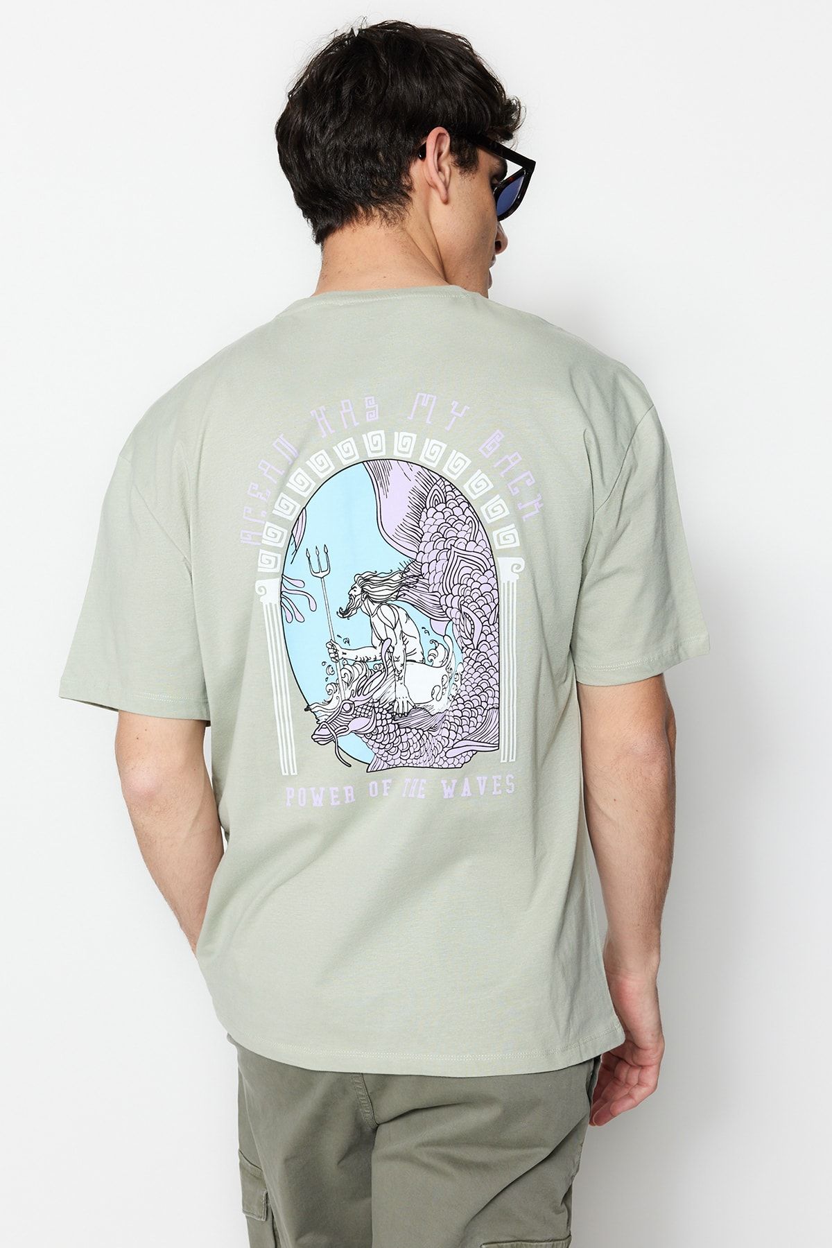TRENDYOL MAN Mint  Relaxed/Rahat Kesim Sanatsal Baskılı %100 Pamuklu Kısa Kol T-Shirt TMNSS21TS3559