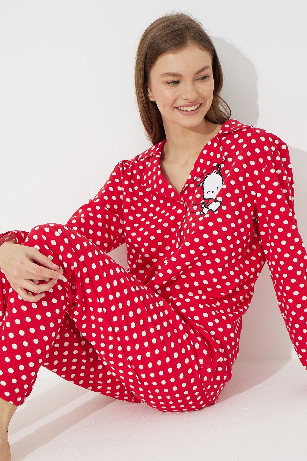 Siyah İnci Kırmızı Puanlı Örme Düğmeli Pijama Takımı