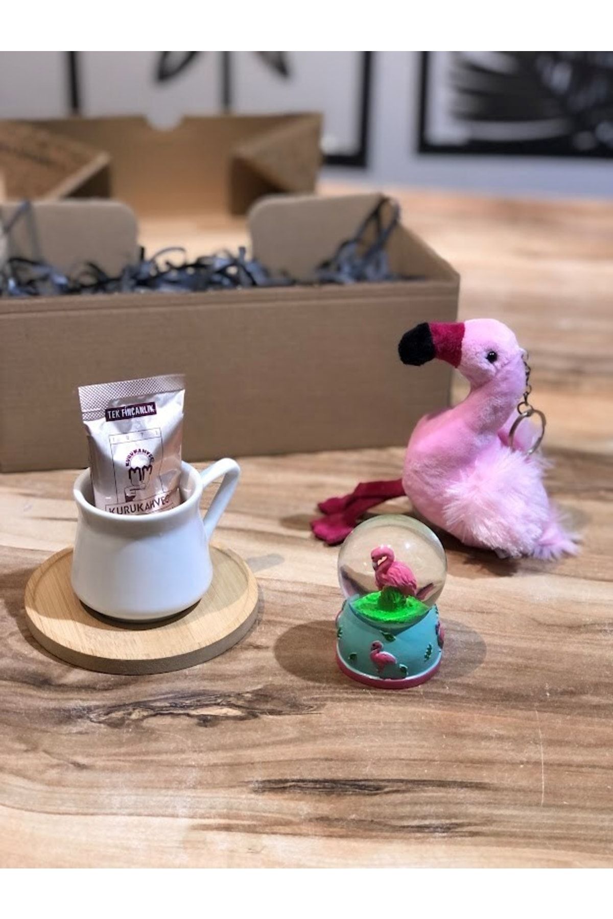 Masalsı Concept 14 Şubat Sevgililer Günü Hediyesi Kahve Fincanı,türk Kahvesi Işıklı Mini Flamingo Küre Ve Anahtarlık