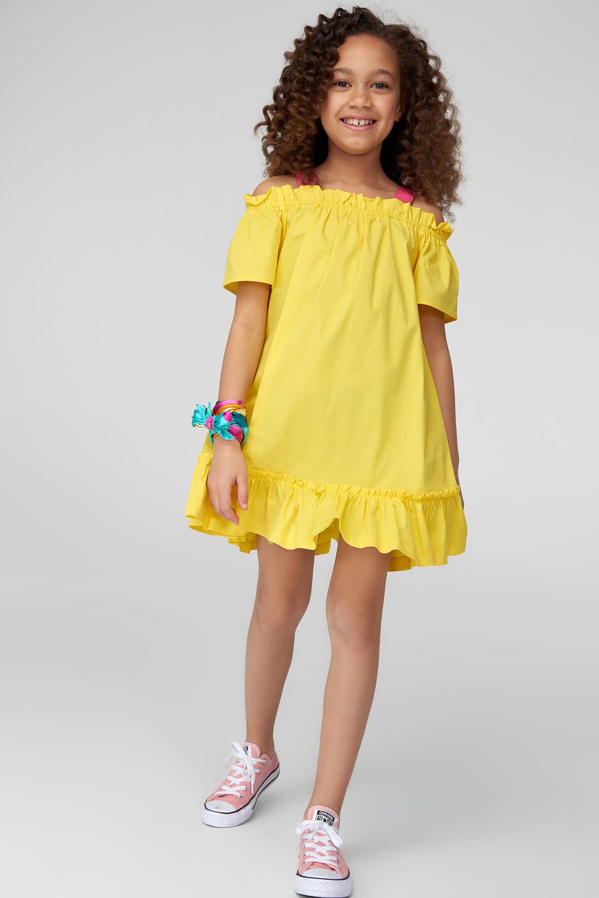 TRENDYOLKIDS Sarı Carmen Yaka Askılı Kız Çocuk Elbise TKDSS18CU0168