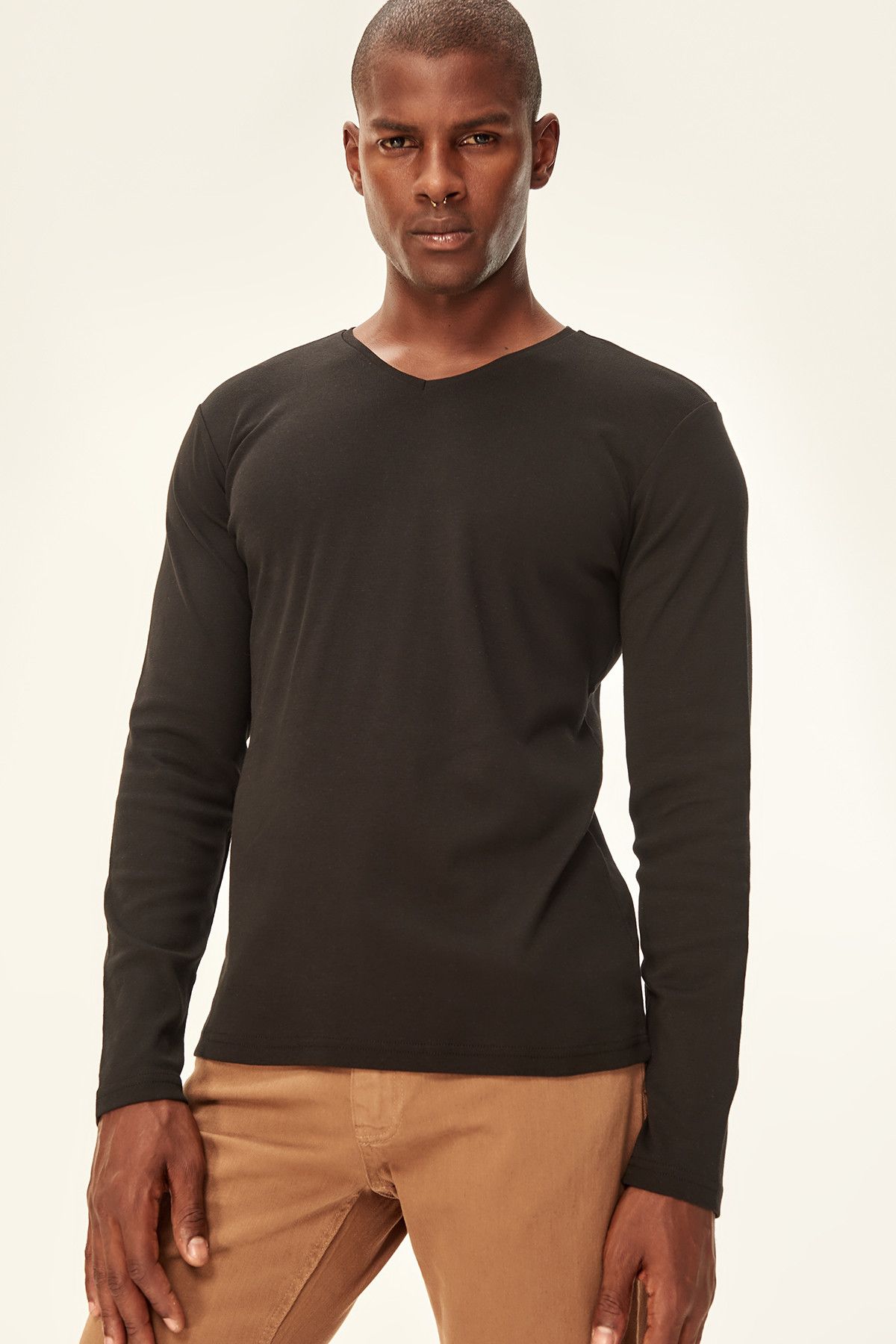 TRENDYOL MAN Siyah Erkek Pamuklu T-shirt - V Yaka Uzun Kollu TMNAW19VL0010