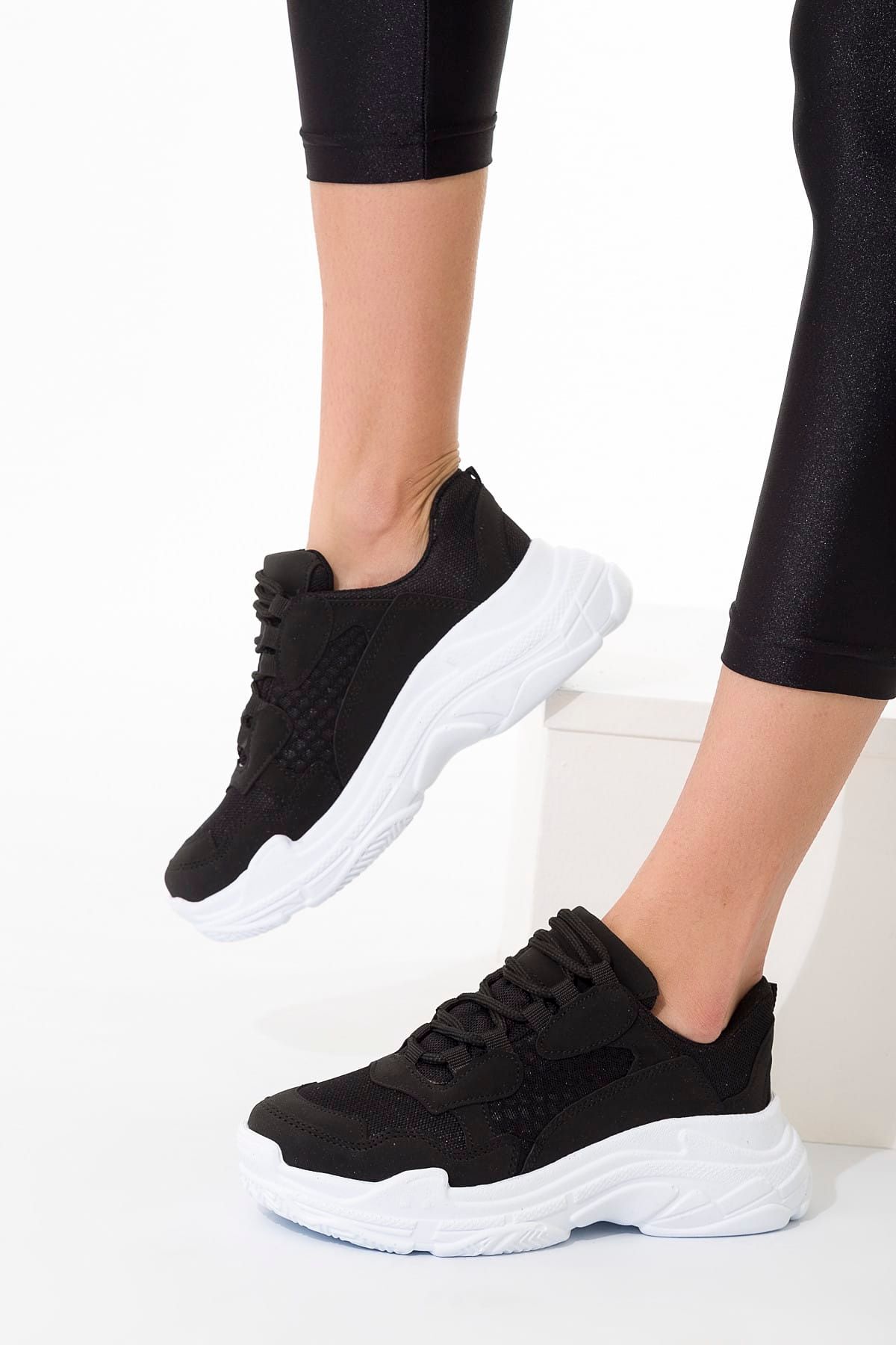 SOHO Siyah Beyaz Kadın Sneaker 12411