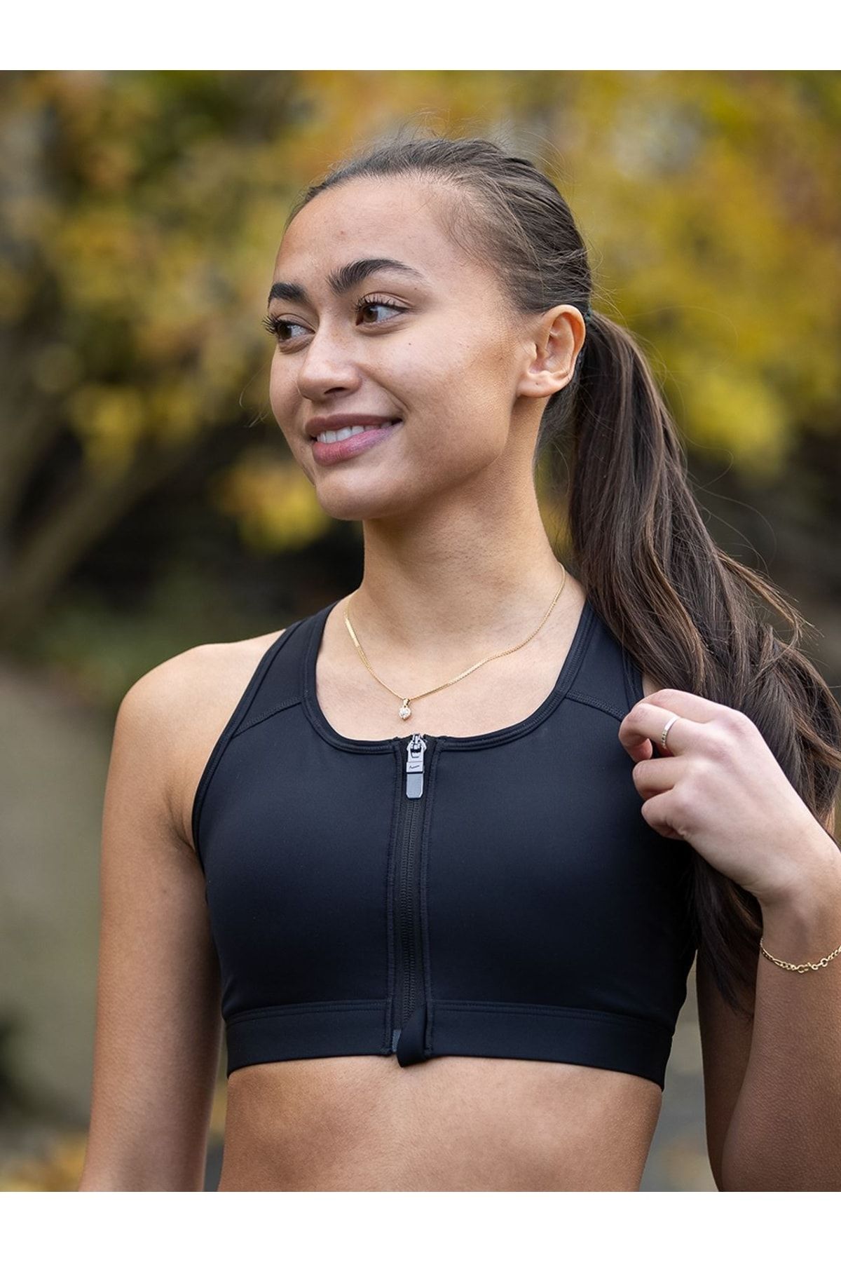 Nike Swoosh Orta Destekli Dolgulu Önü Fermuarlı Kadın Spor Sütyeni