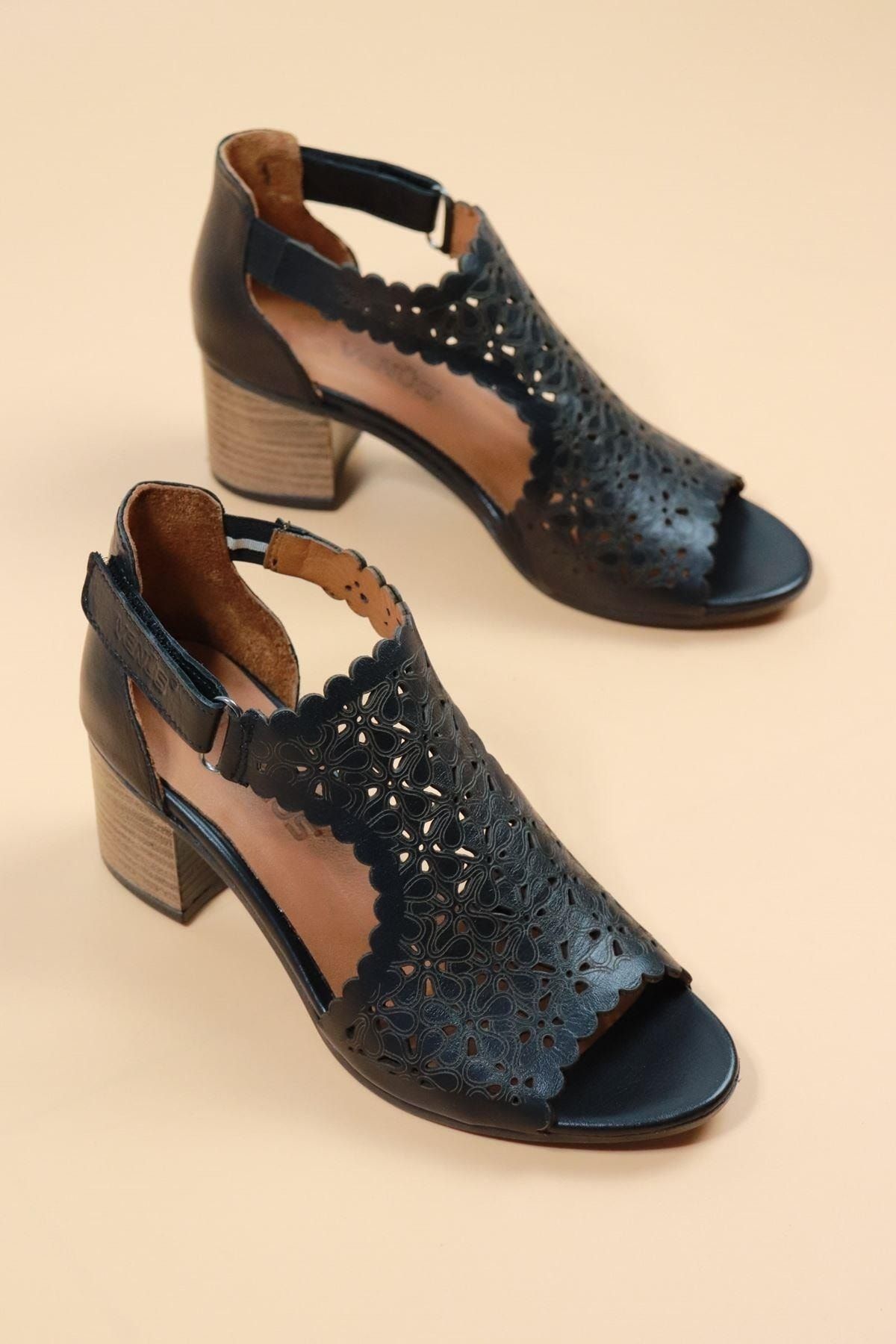 TREND AYAKKABI Venüs - 1857215 Siyah Renk Kadın Kafes Modeli Ayakkabı