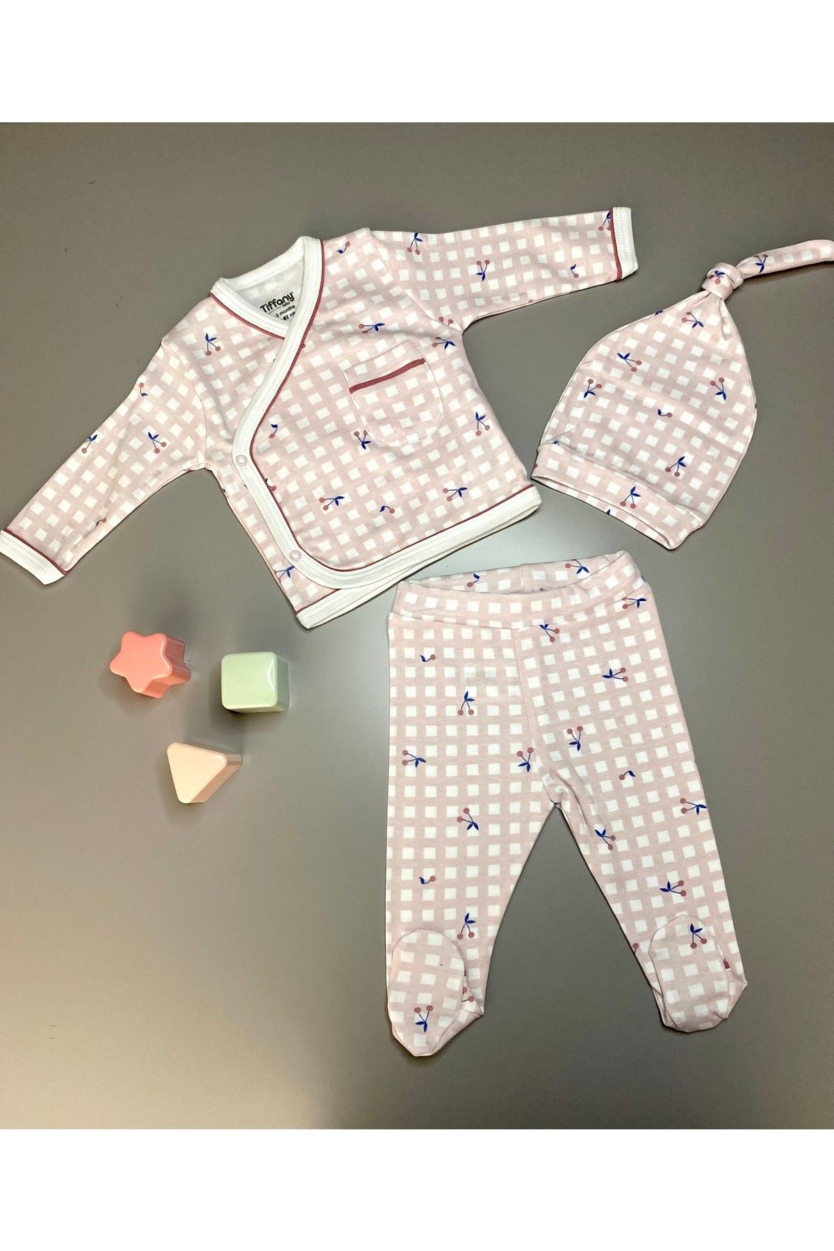 Tiffany Kiraz Desenli Kız Bebek 3 lü Hastane Çıkış Pijama Seti